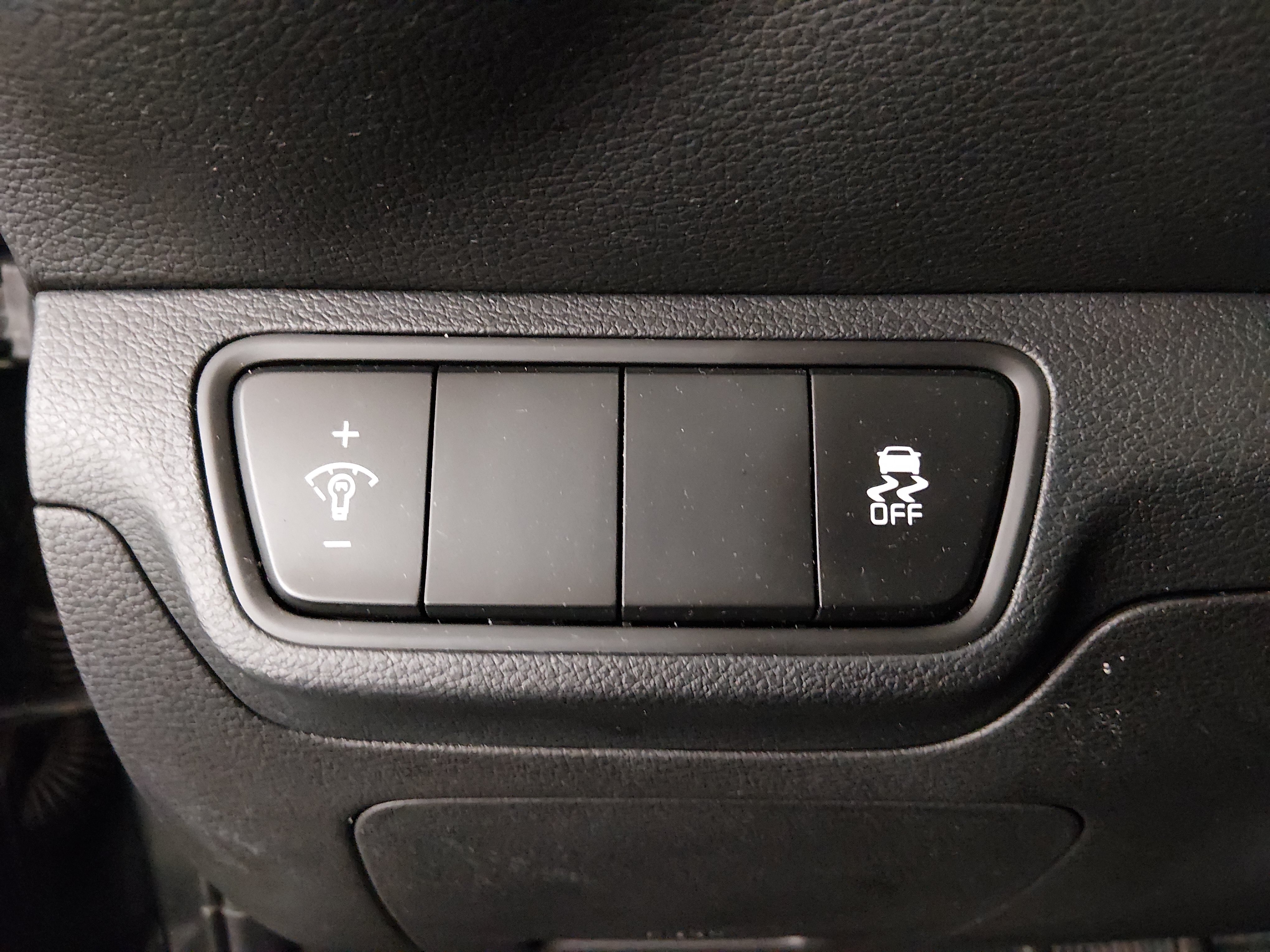 2024 Kia Forte LXS - Photo 13