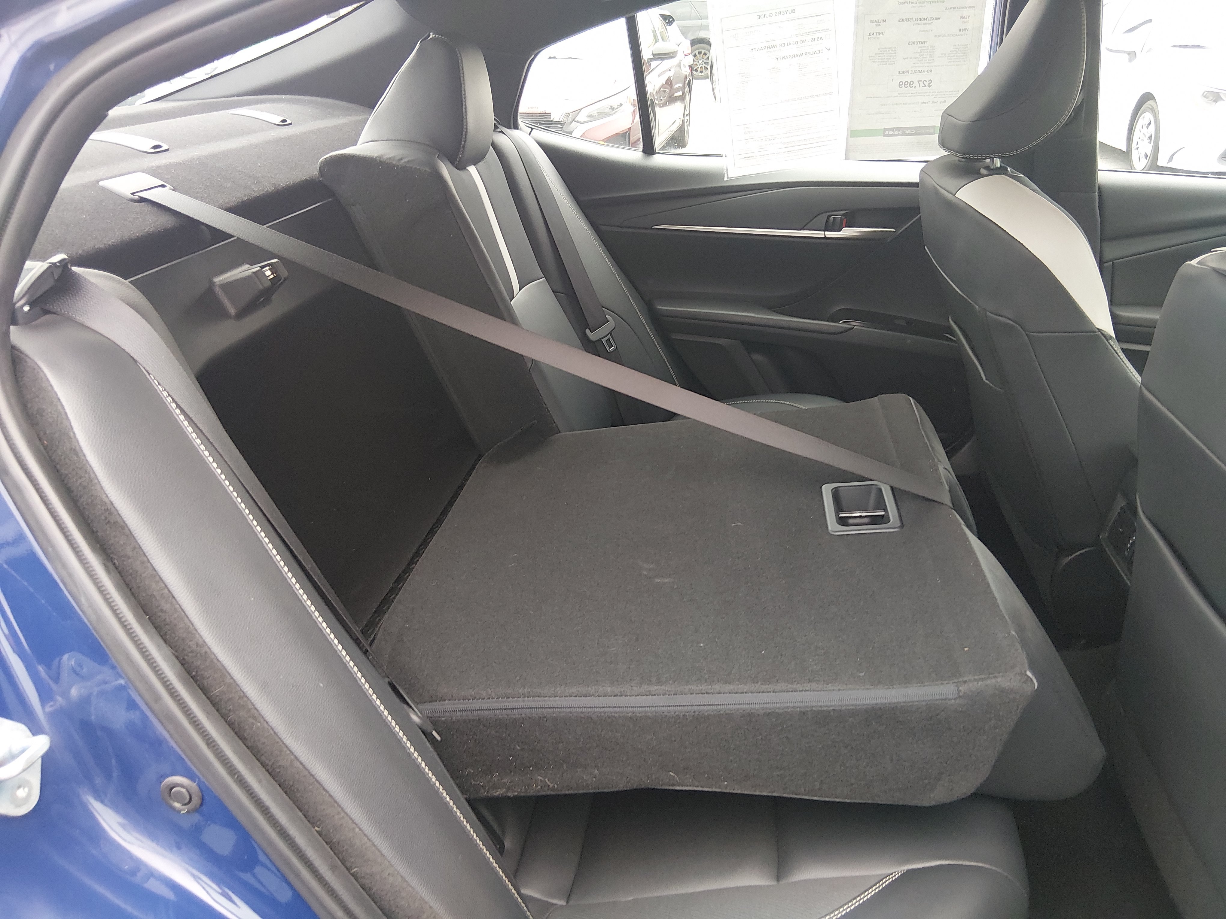 2025 Toyota Camry SE - Photo 20