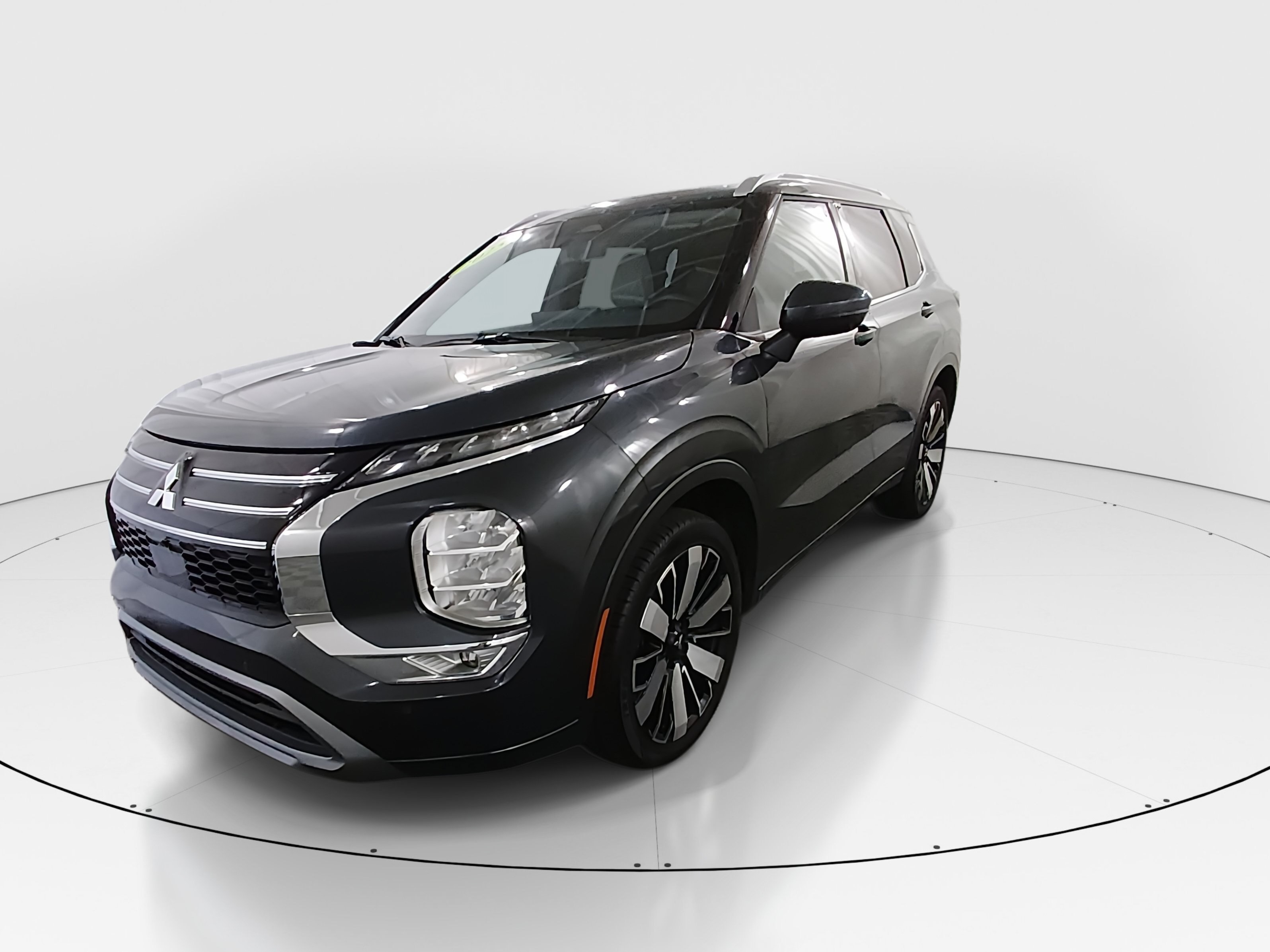 2025 Mitsubishi Outlander SEL - Photo 3