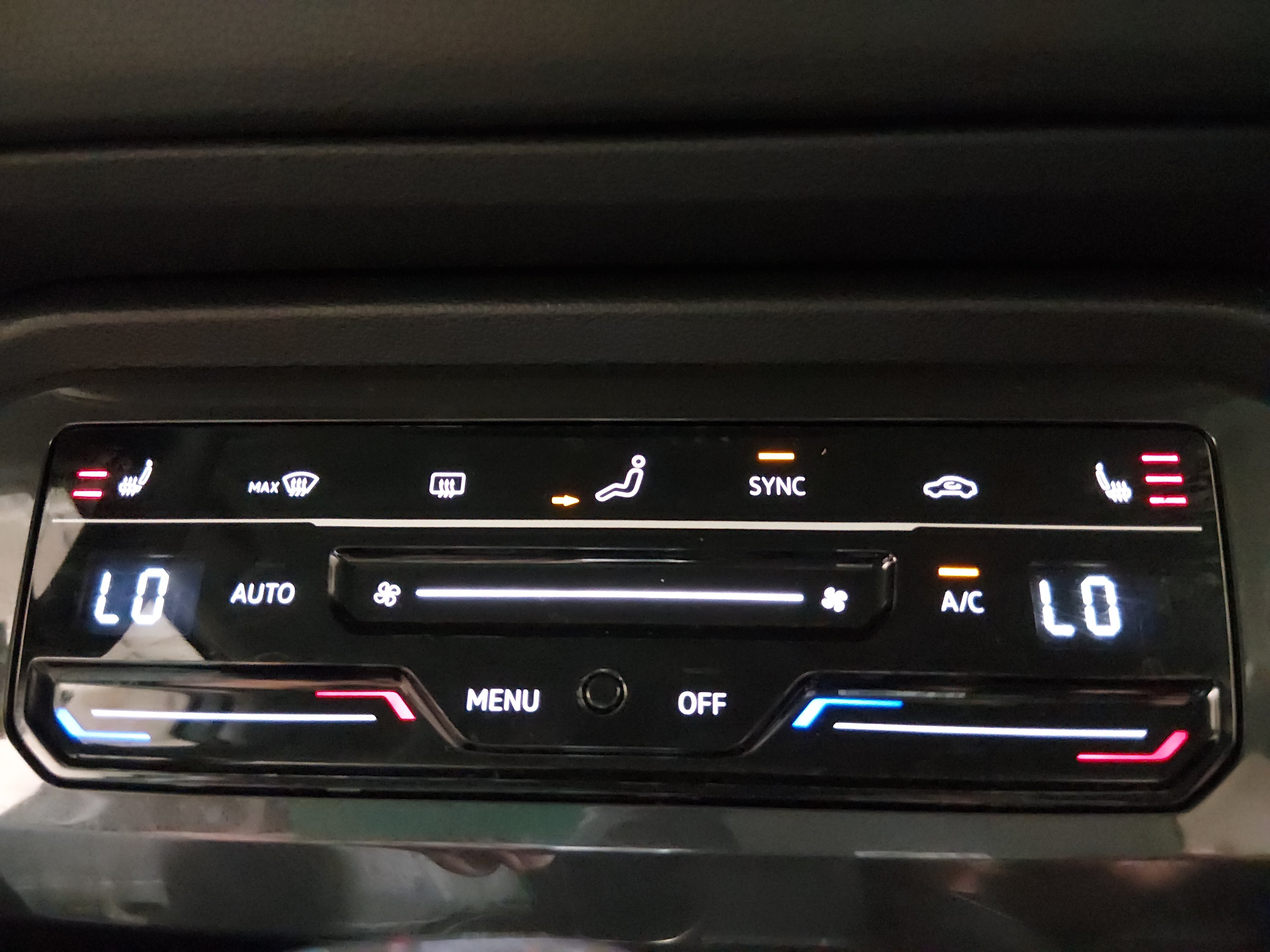 2024 Volkswagen Tiguan SE - Photo 19