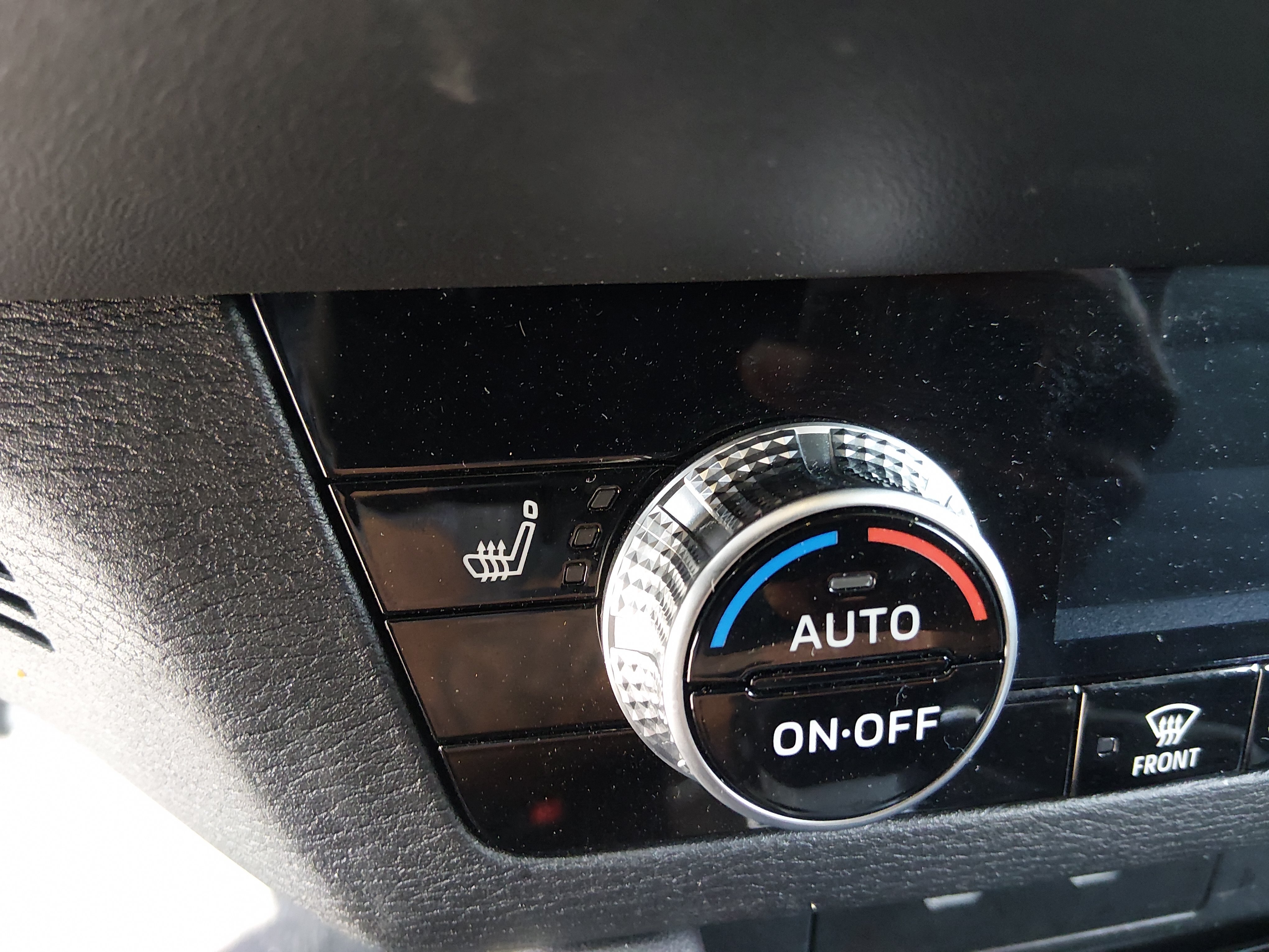 2025 Mitsubishi Outlander SE - Photo 19