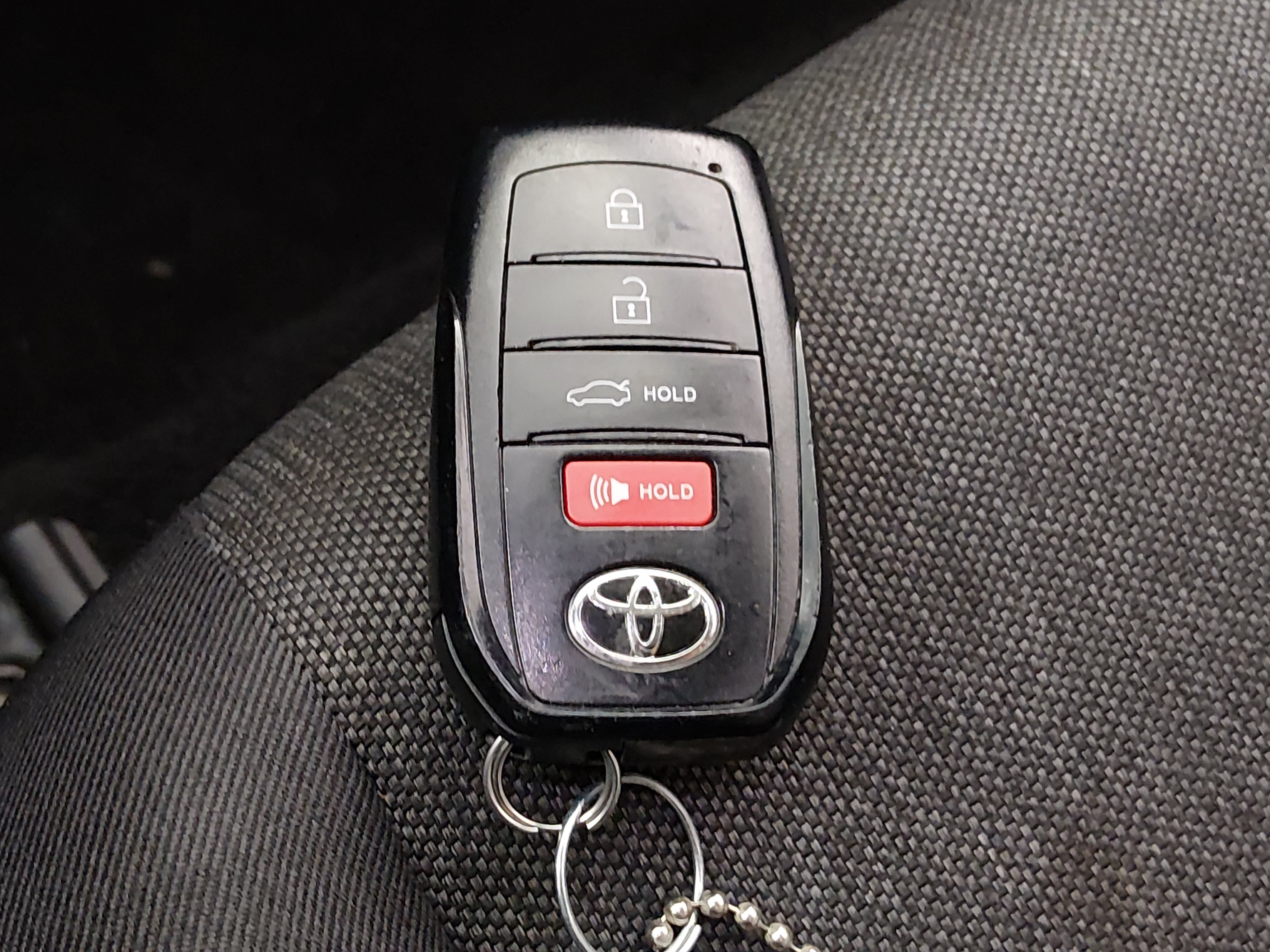 2025 Toyota Camry LE - Photo 15