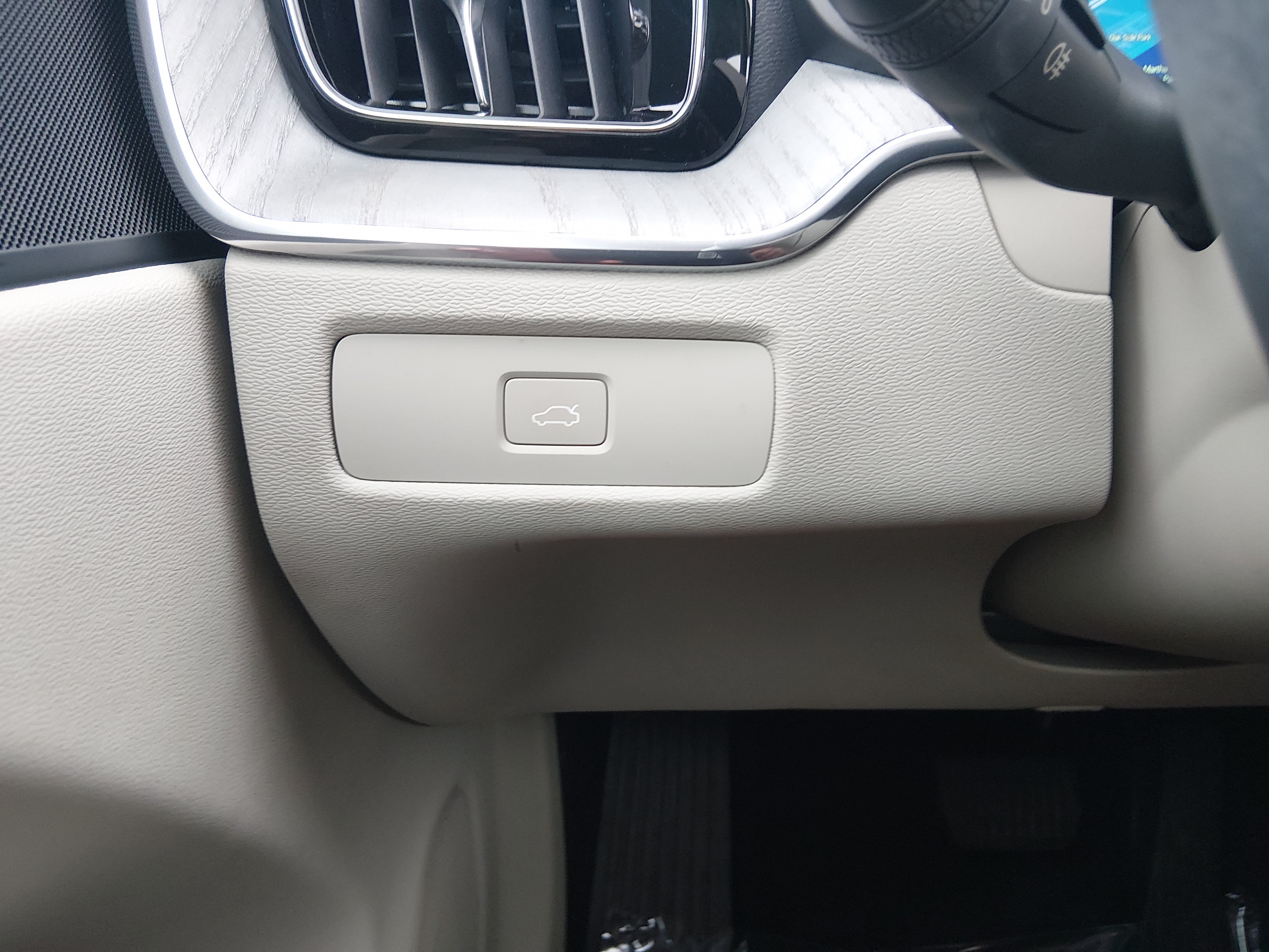 2023 Volvo XC60 Plus - Photo 13
