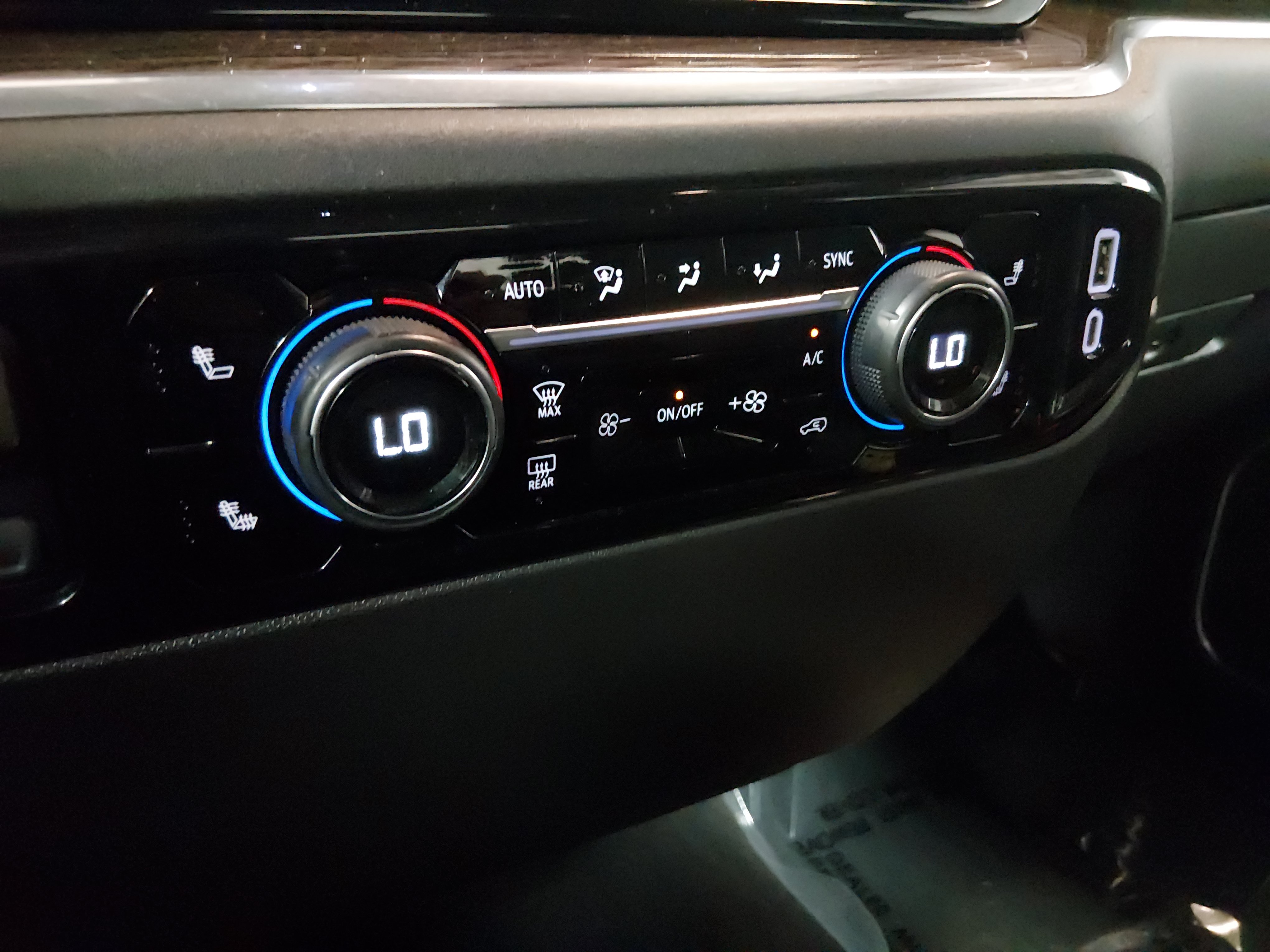2025 Chevrolet Silverado 1500 LT - Photo 18