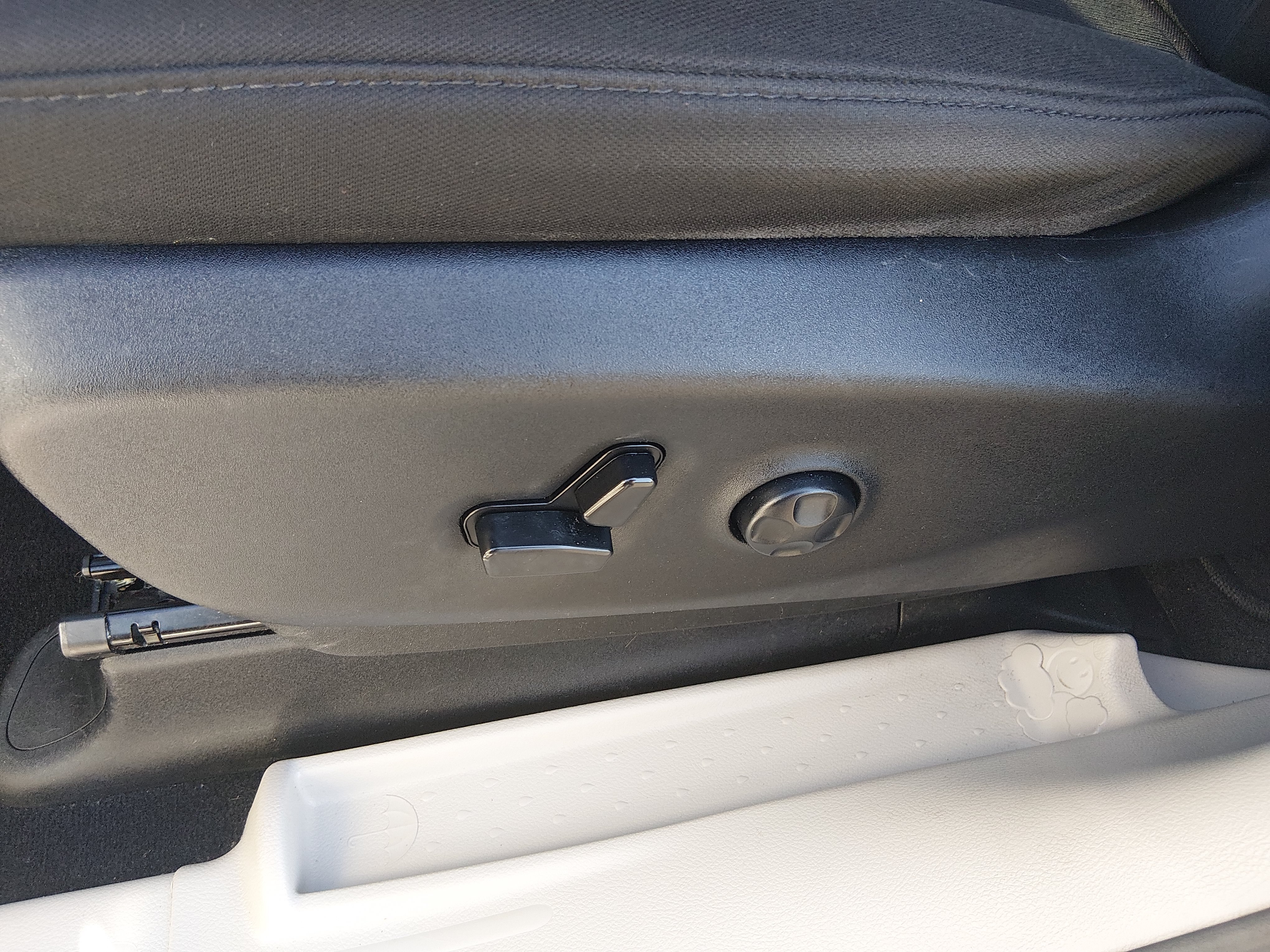 2020 Chrysler Voyager LX - Photo 20