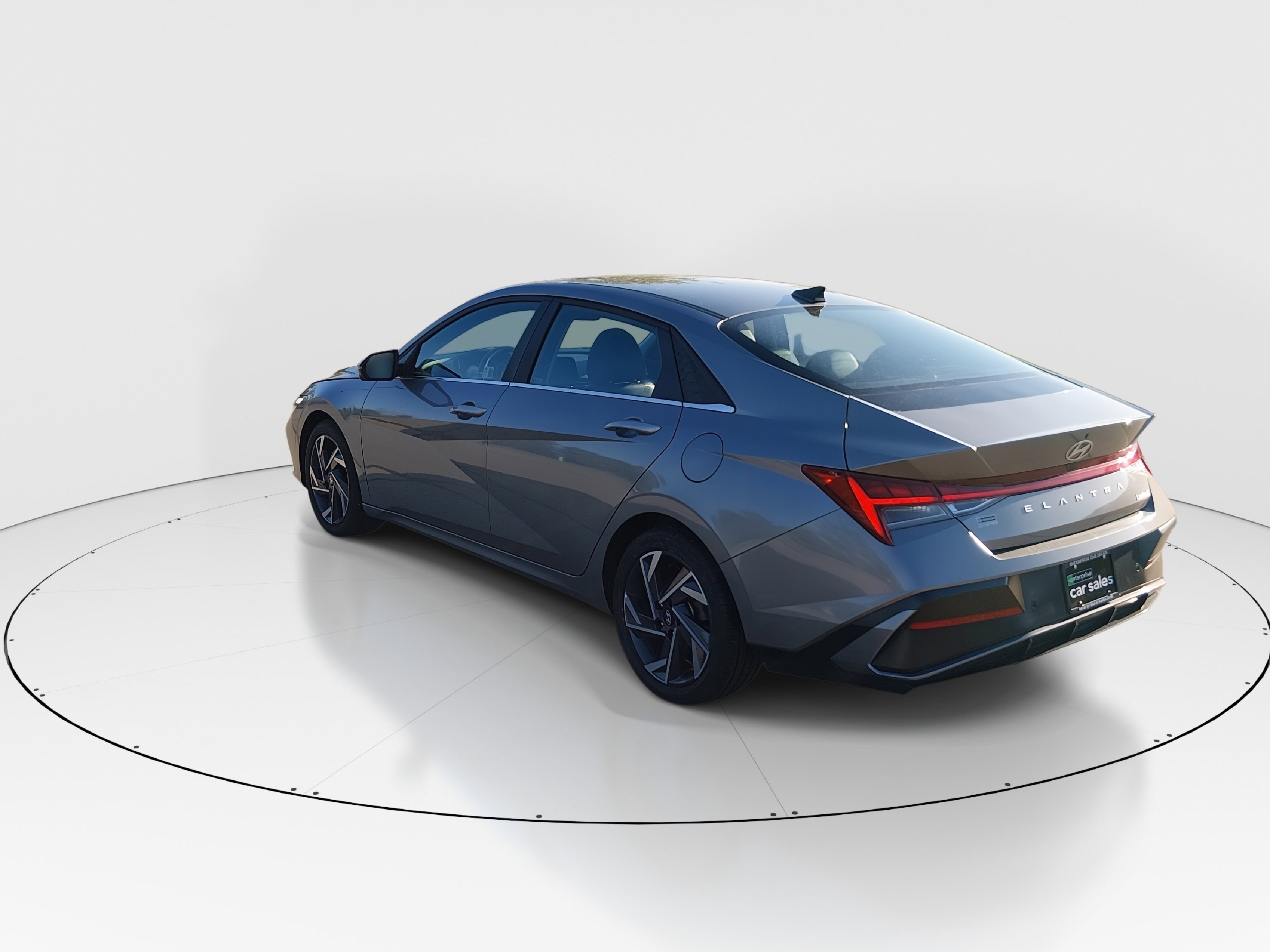 2024 Hyundai Elantra Limited - Photo 5