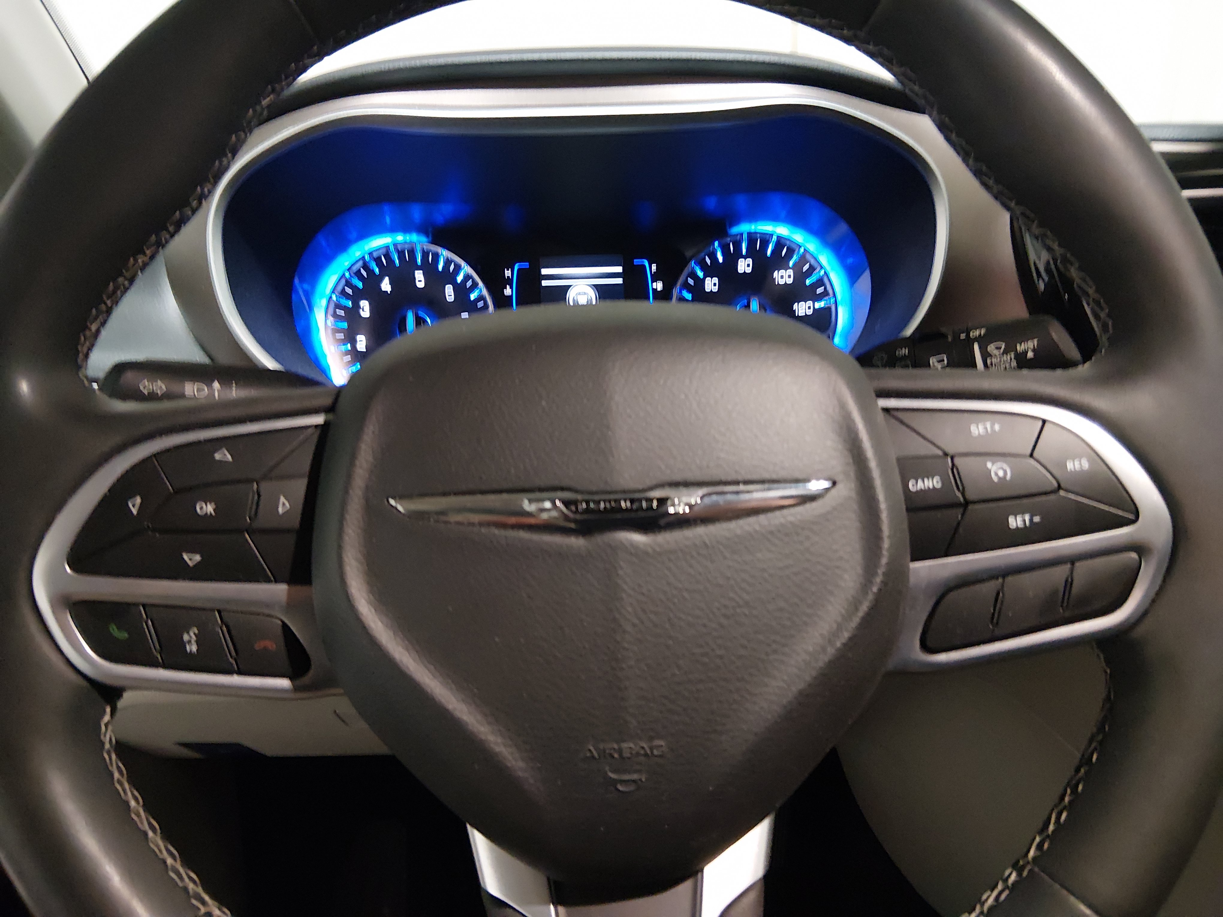 2023 Chrysler Voyager LX - Photo 12