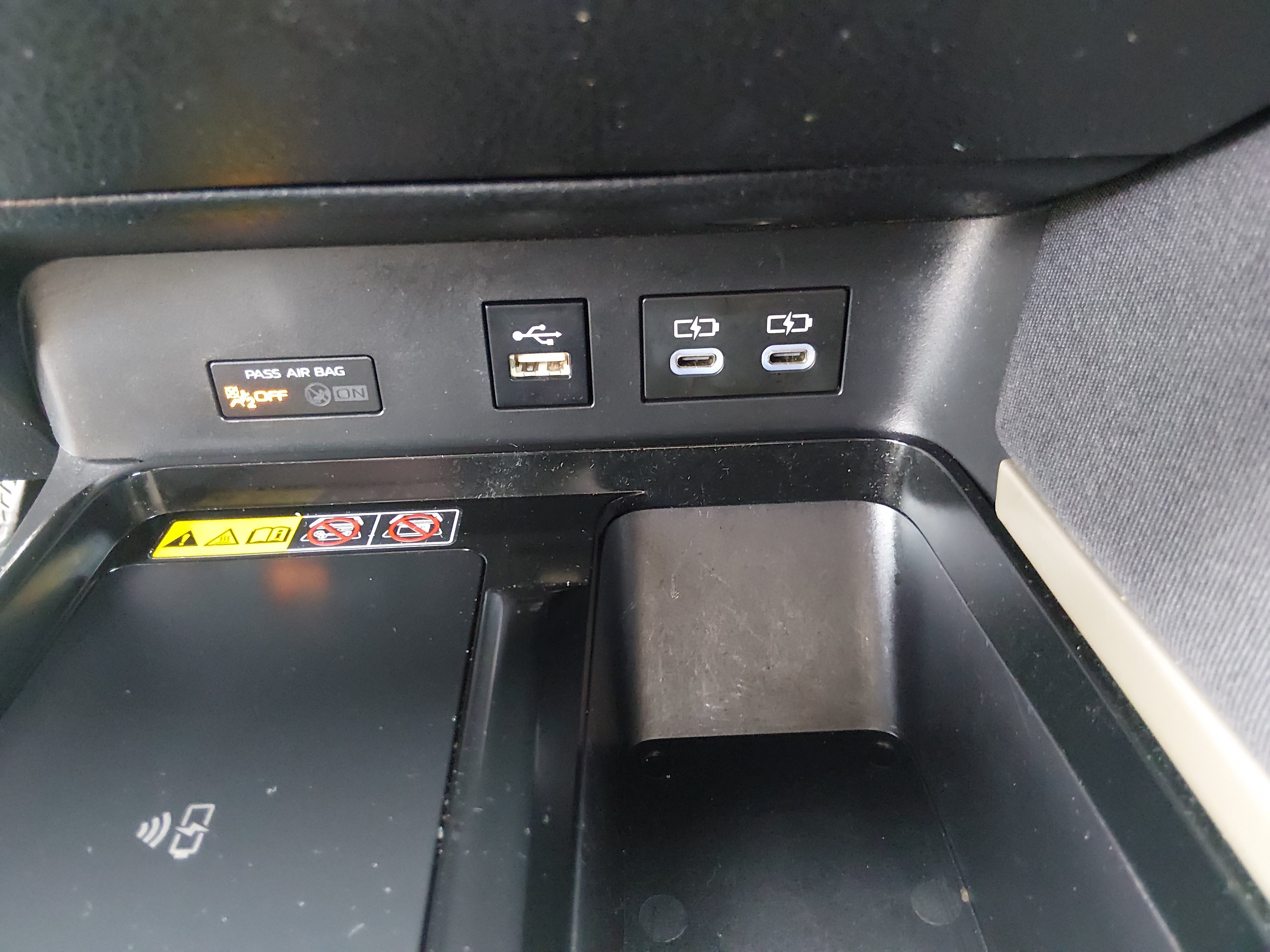 2025 Toyota Camry LE - Photo 18