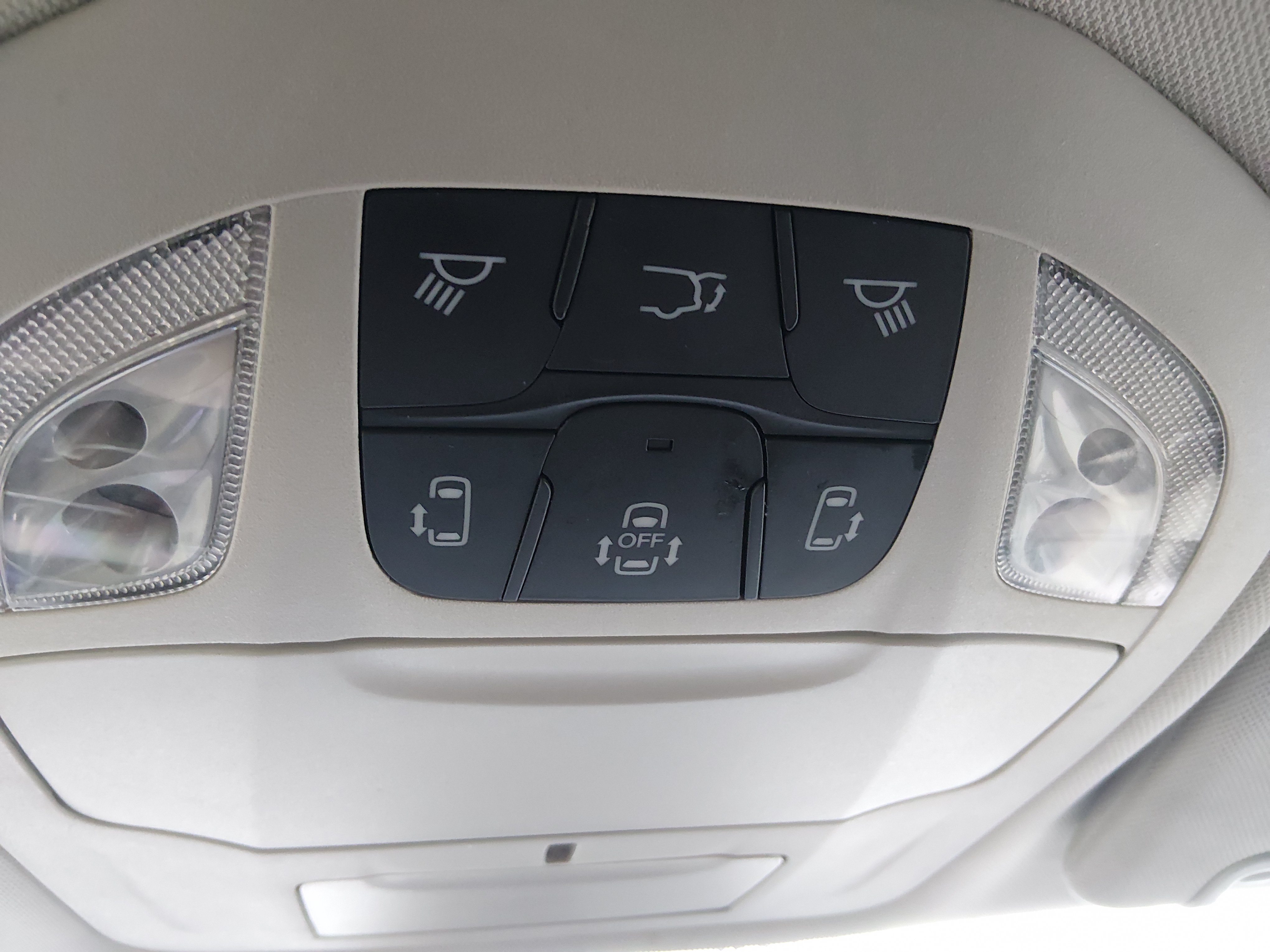 2024 Chrysler Voyager LX - Photo 19