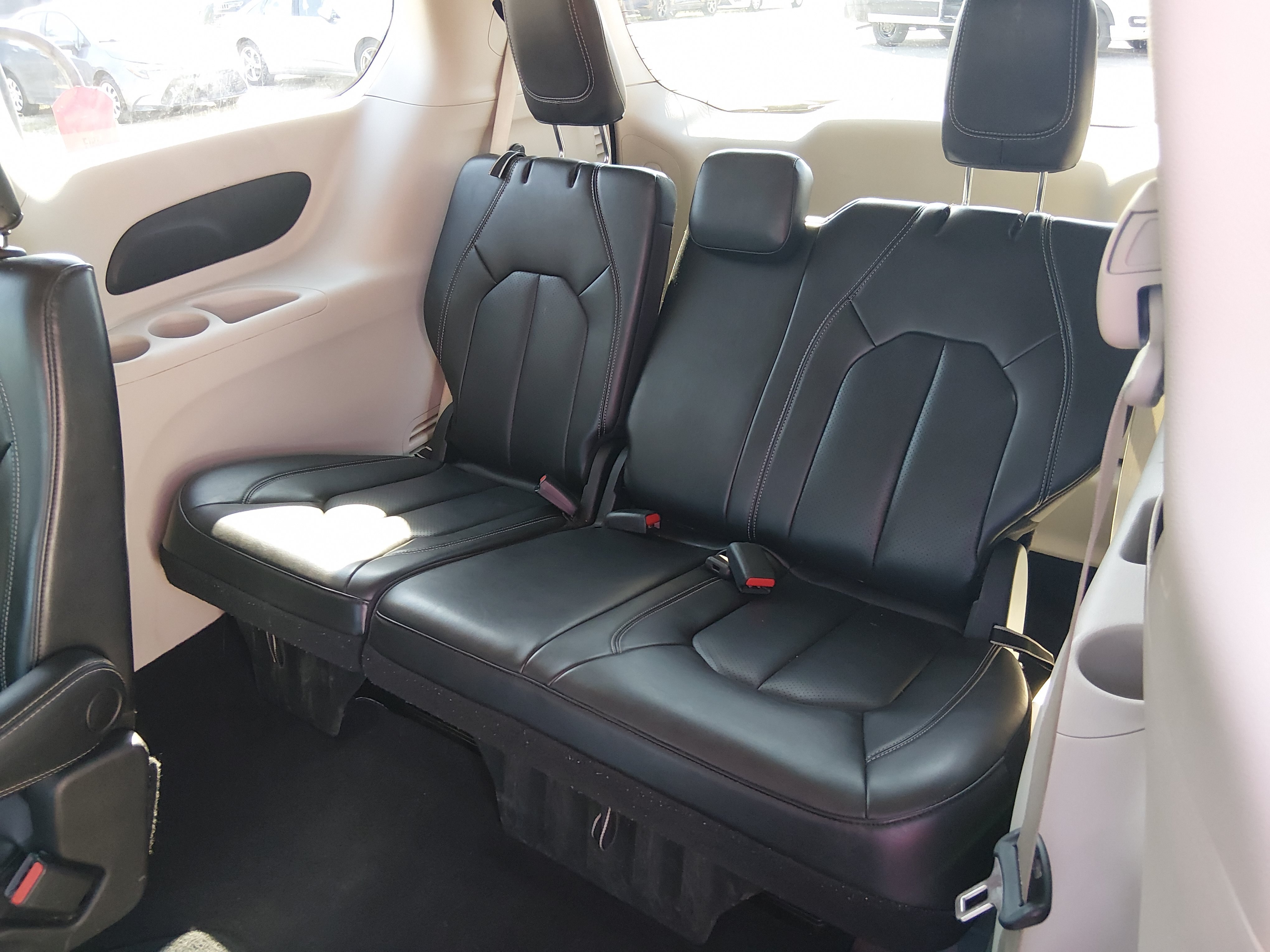 2023 Chrysler Pacifica Touring L - Photo 18