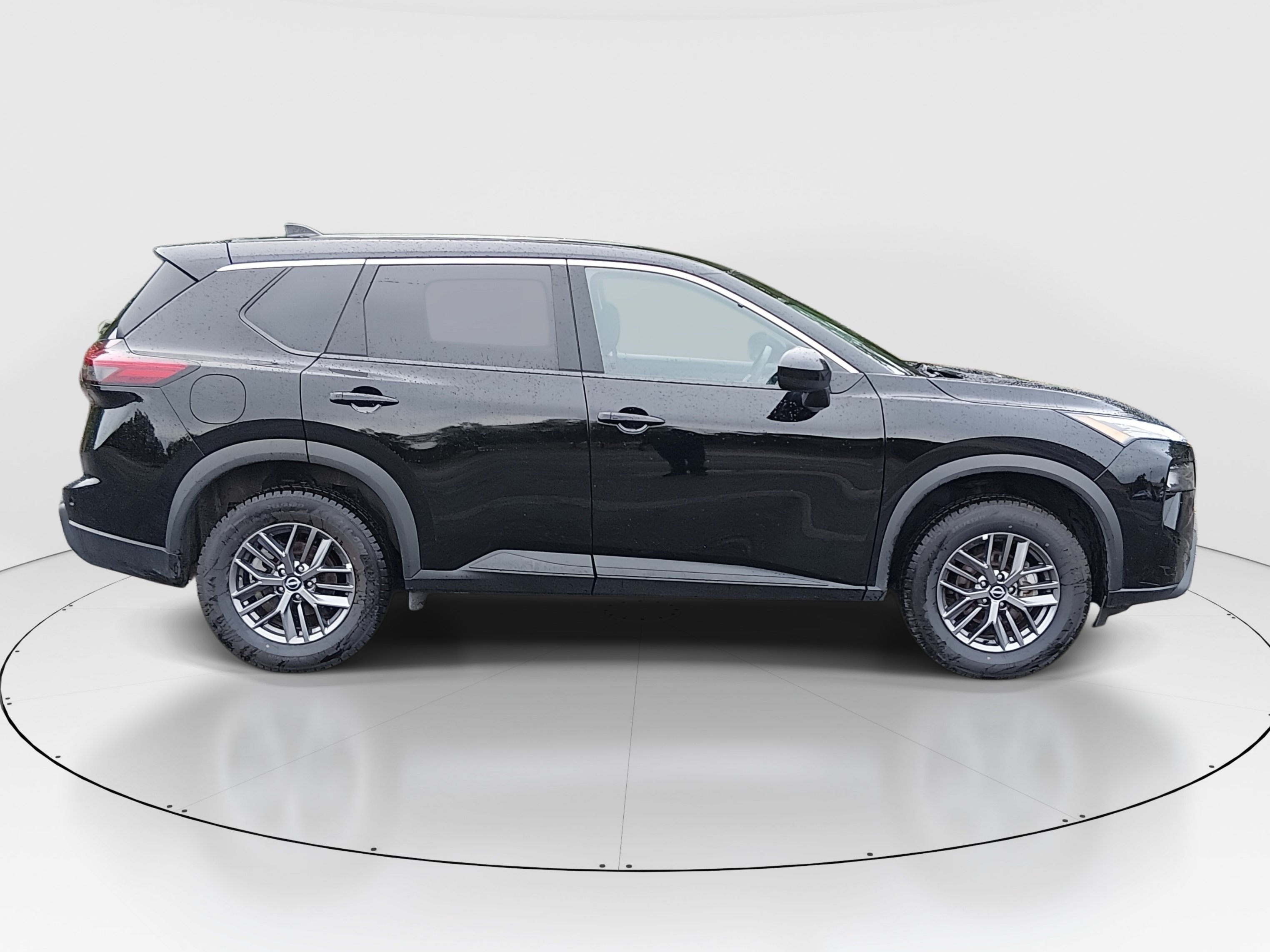 2026 Nissan Rogue SV - Photo 8