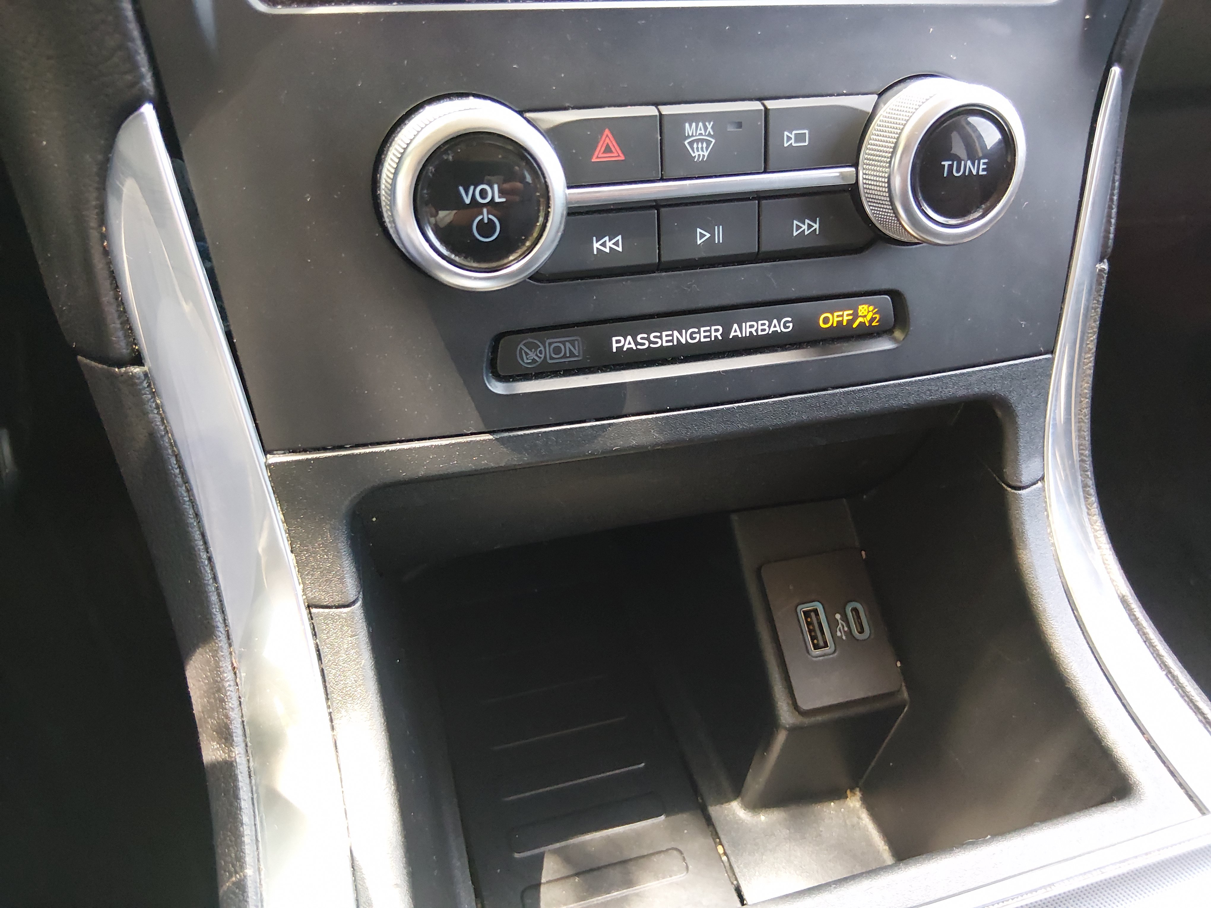 2024 Ford Edge Titanium - Photo 20