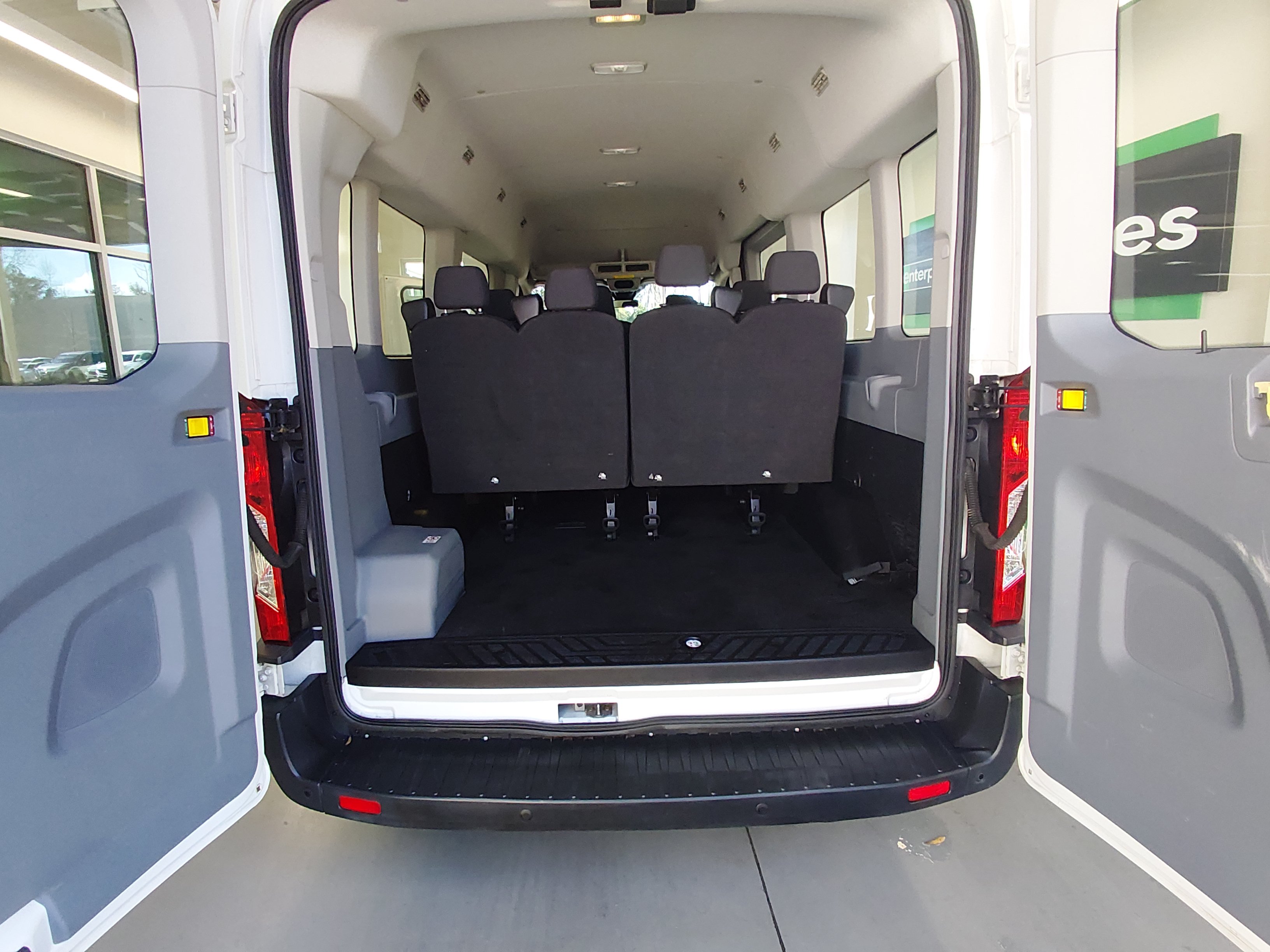 2018 Ford Transit Wagon XL - Photo 11