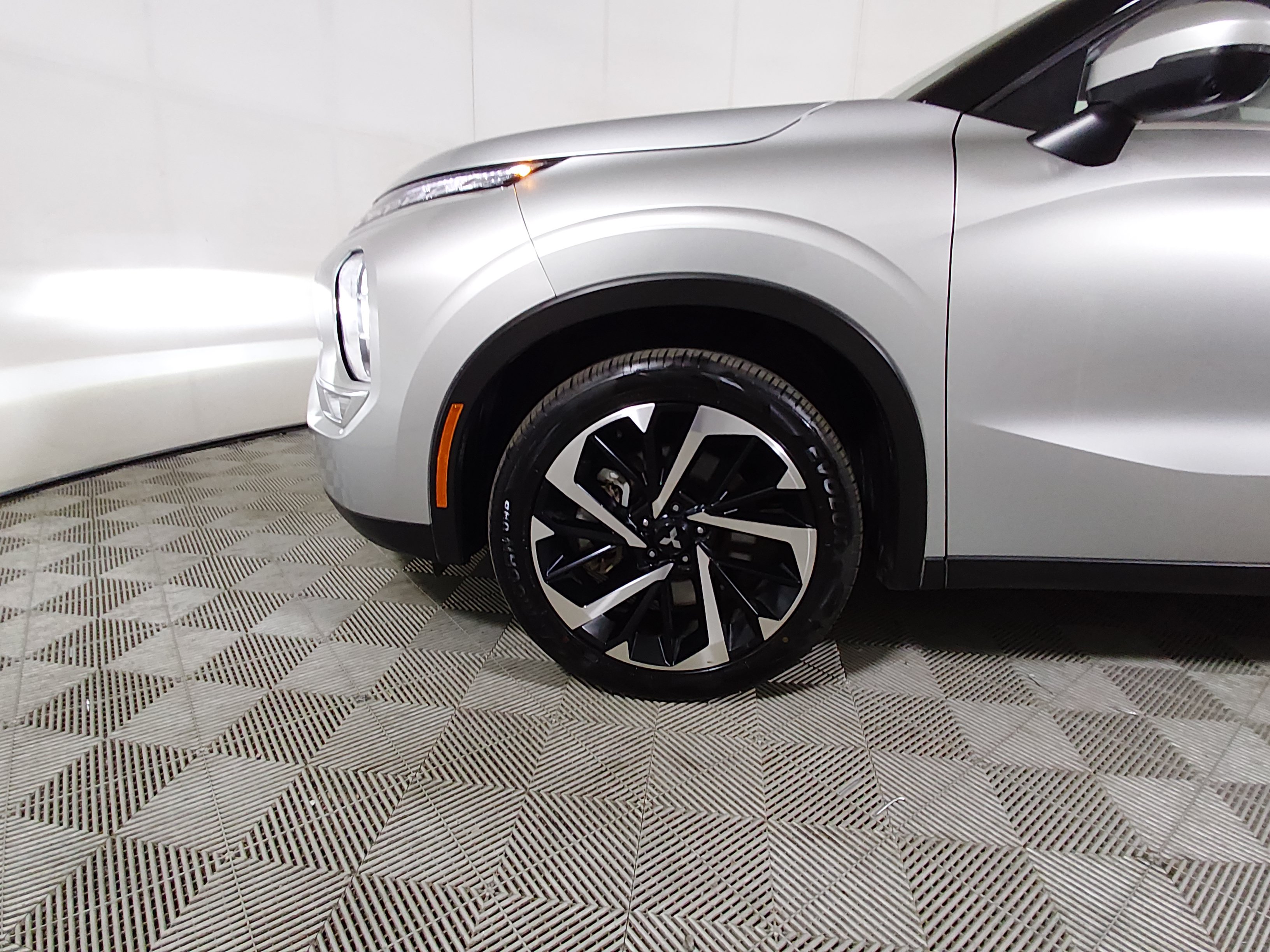 2024 Mitsubishi Outlander SE - Photo 10