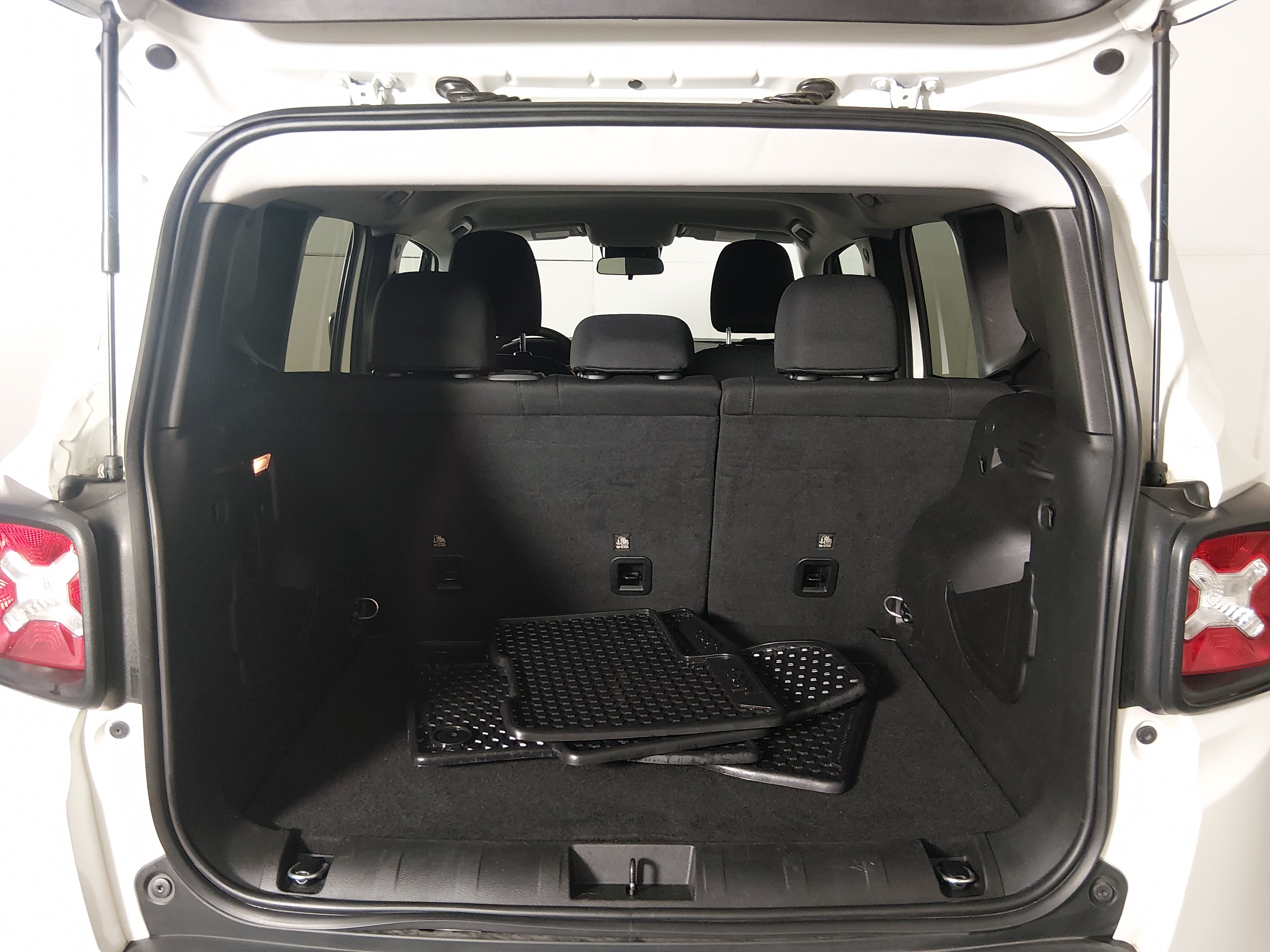 2023 Jeep Renegade Latitude - Photo 11