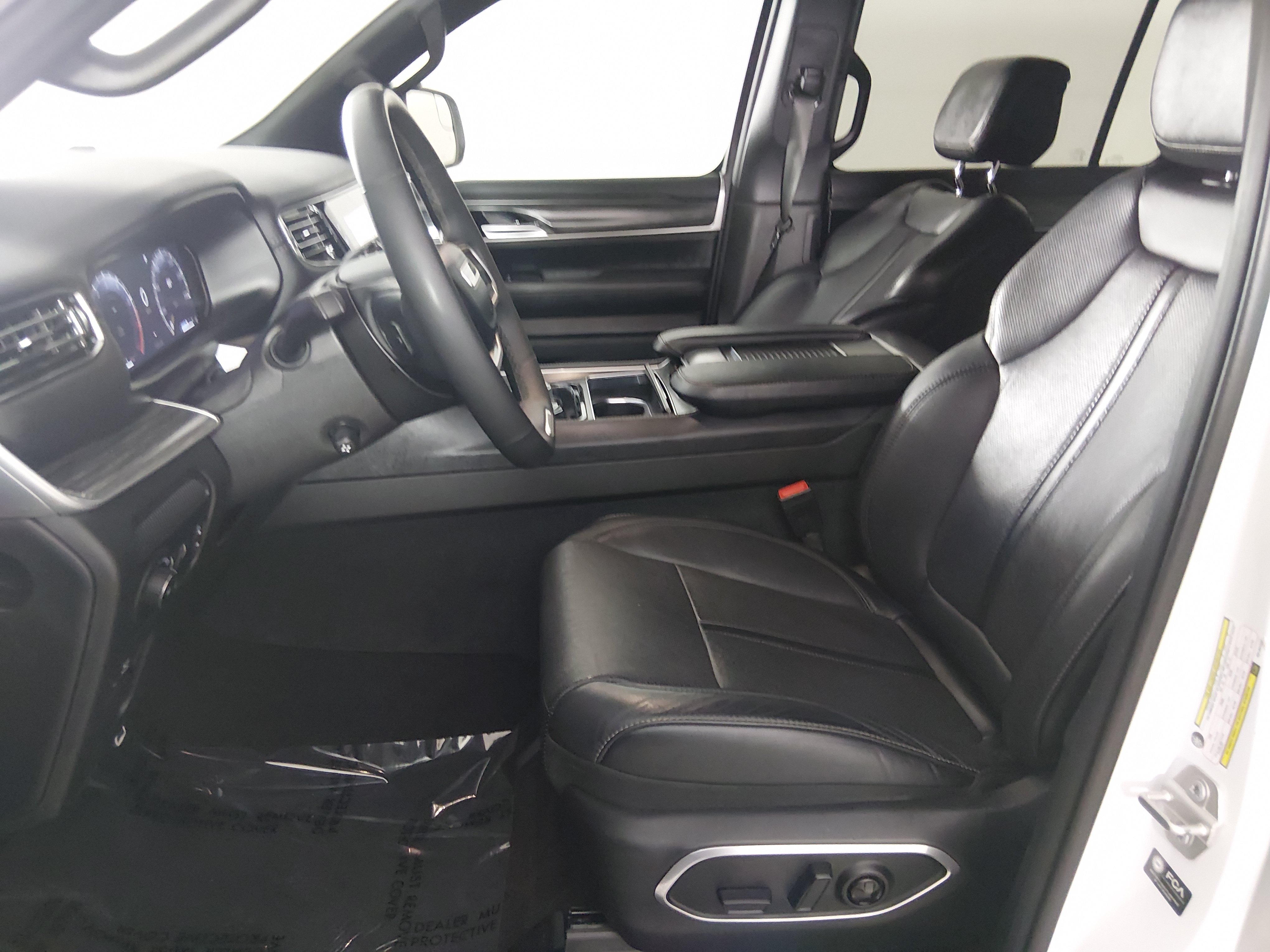 2024 Jeep Wagoneer L Series II - Photo 21