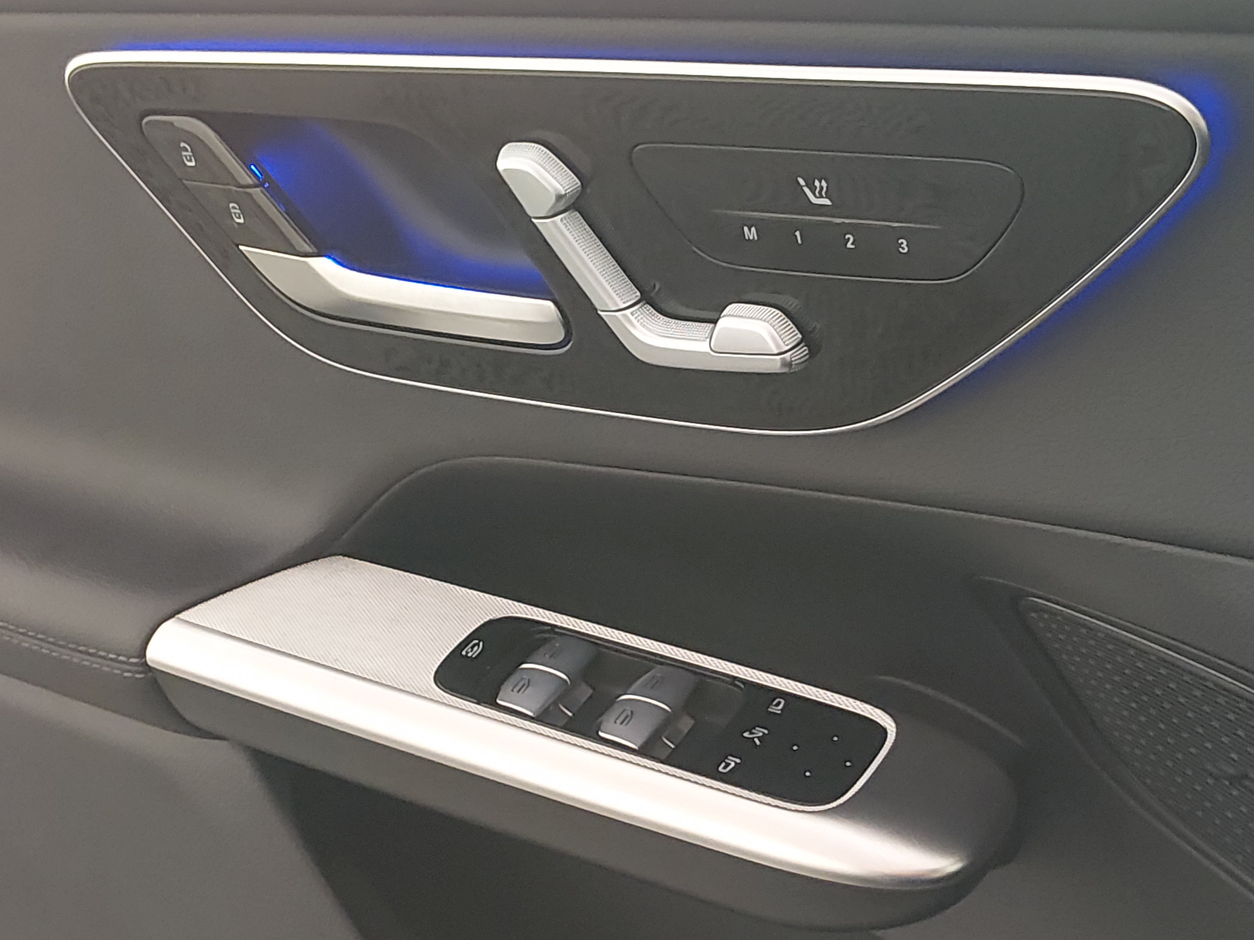 2024 Mercedes-Benz GLC GLC300 - Photo 18