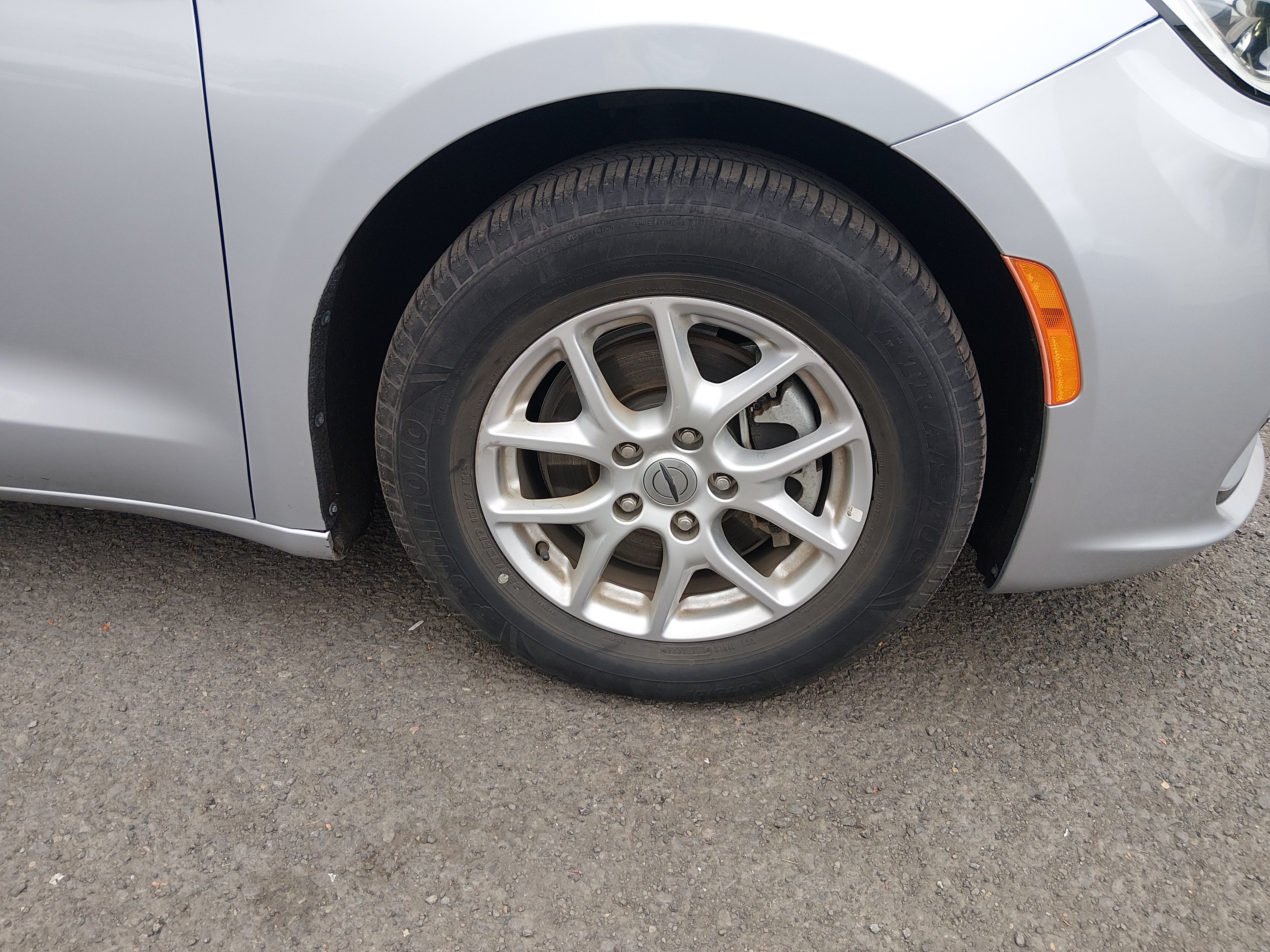 2023 Chrysler Pacifica Touring L - Photo 10