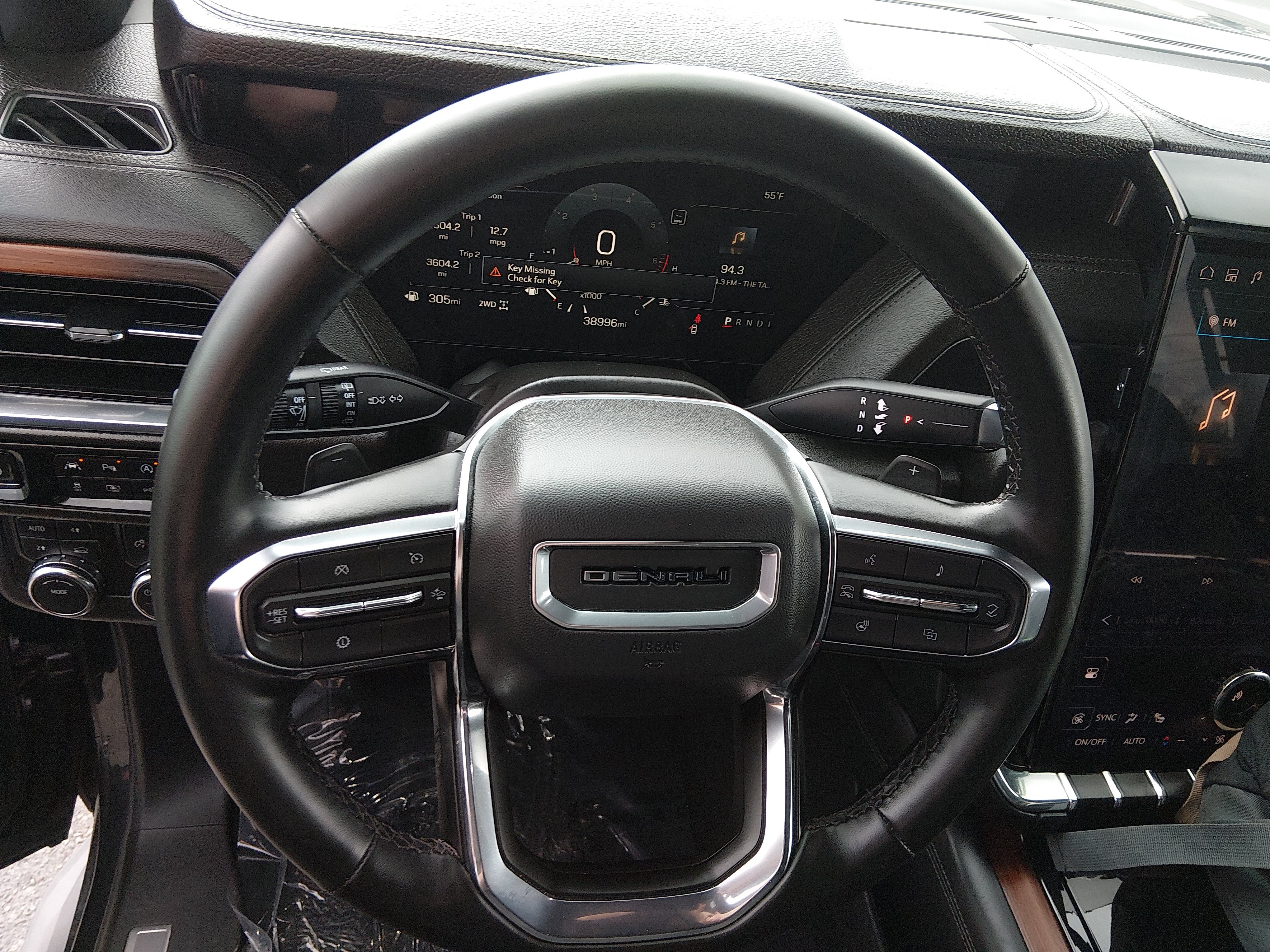 2025 GMC Yukon Denali - Photo 12