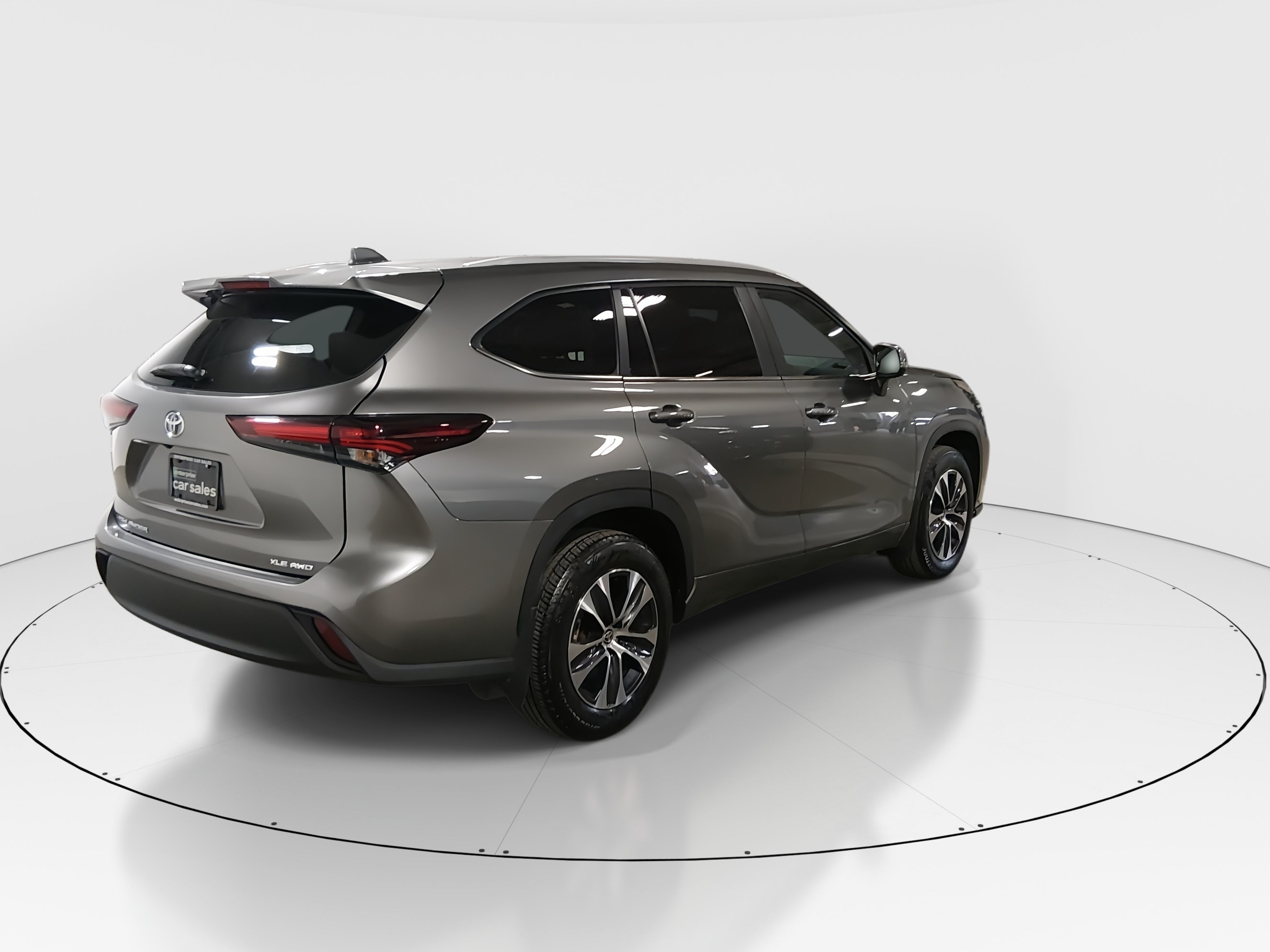 2025 Toyota Highlander XLE - Photo 7