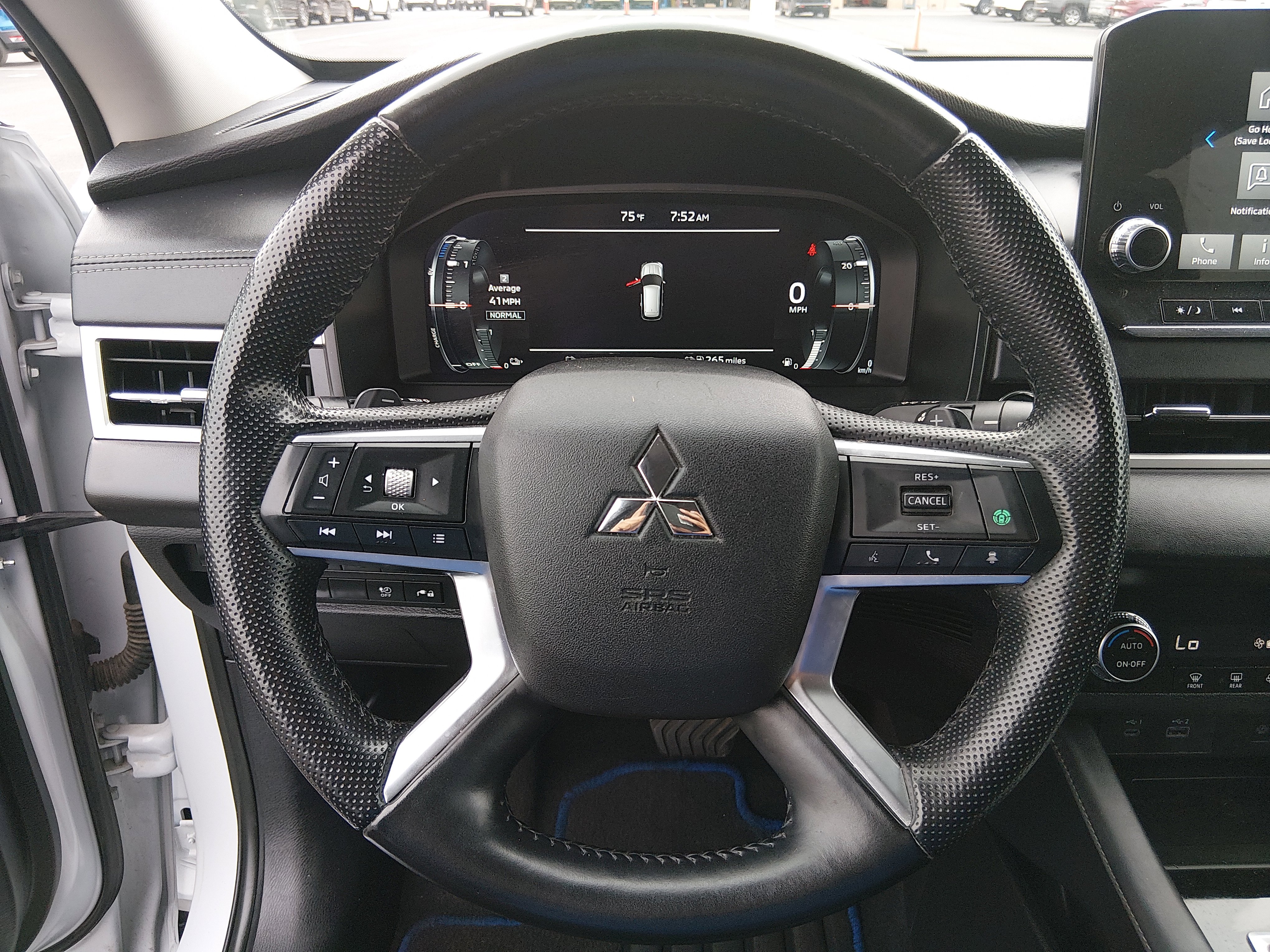 2024 Mitsubishi Outlander Plug-in Hybrid SE - Photo 12