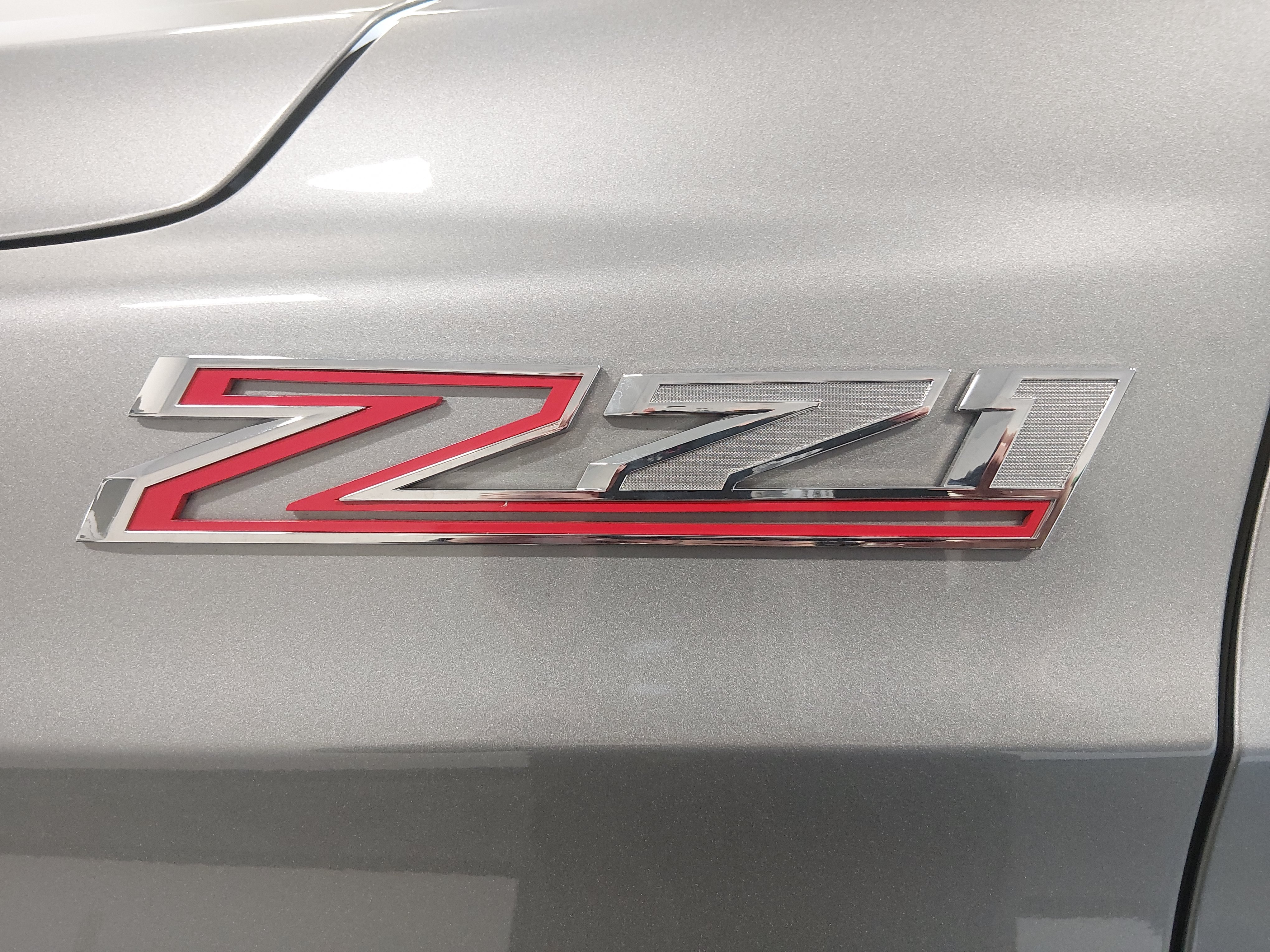 2025 Chevrolet Suburban Z71 - Photo 29