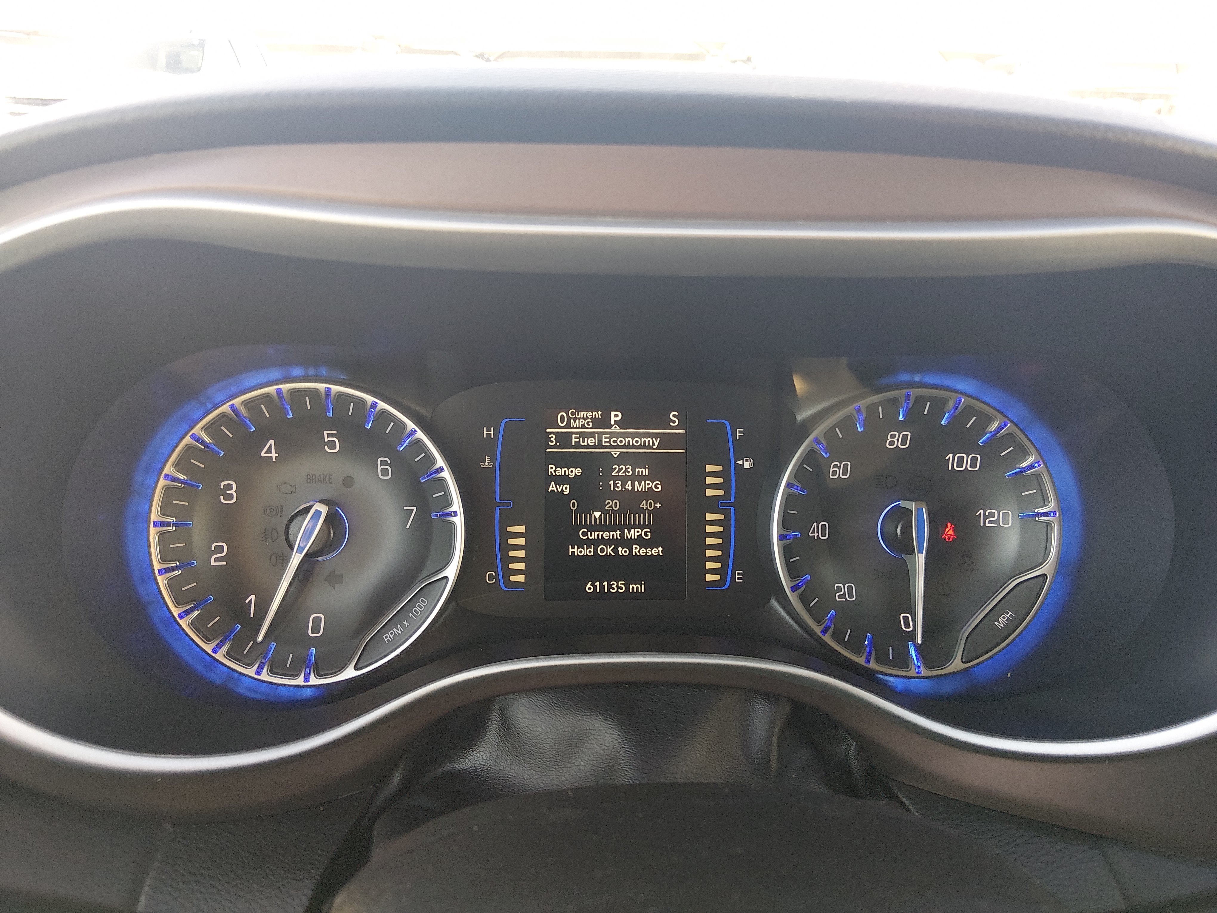 2023 Chrysler Voyager LX - Photo 14