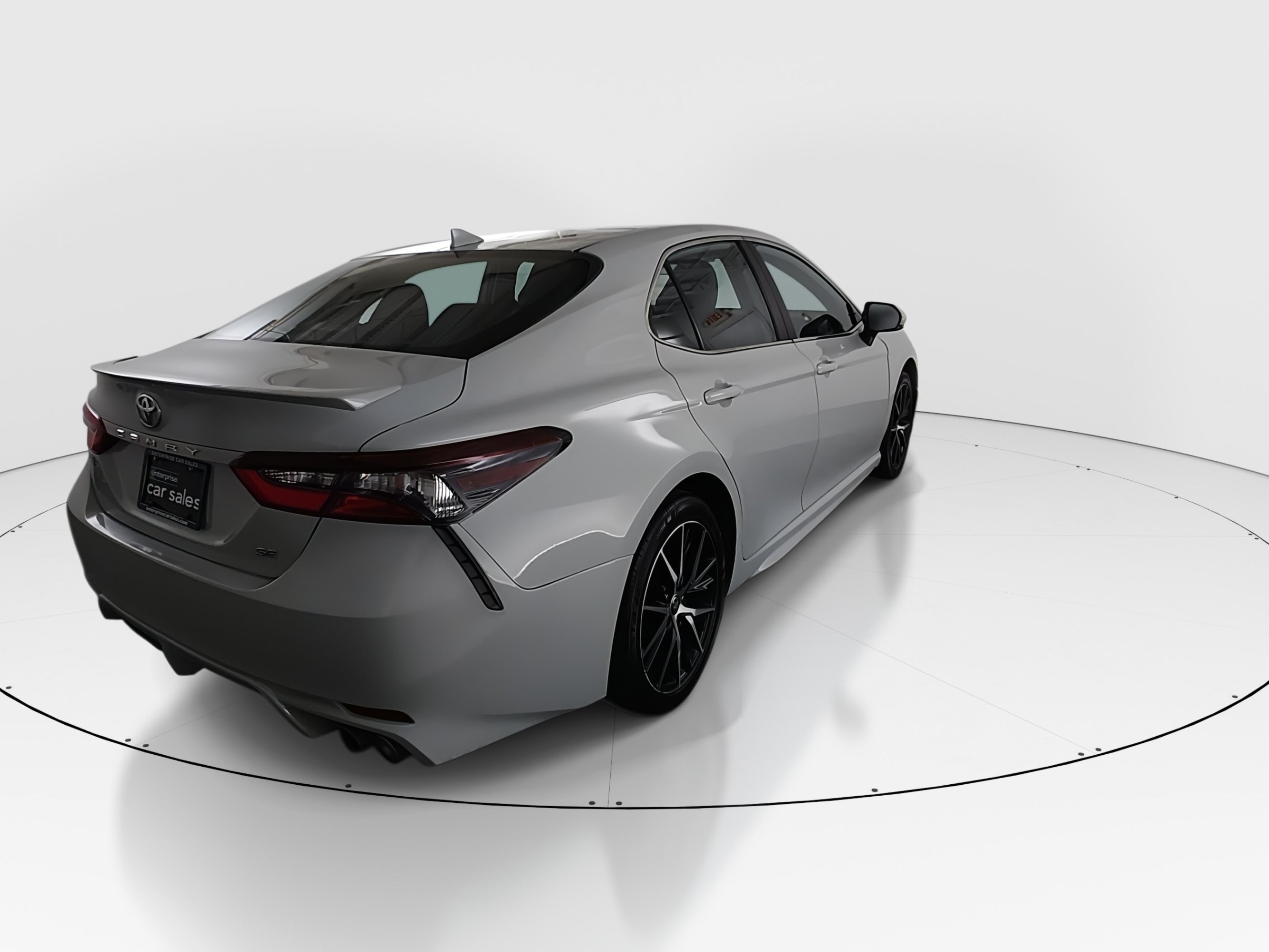 2024 Toyota Camry SE - Photo 7