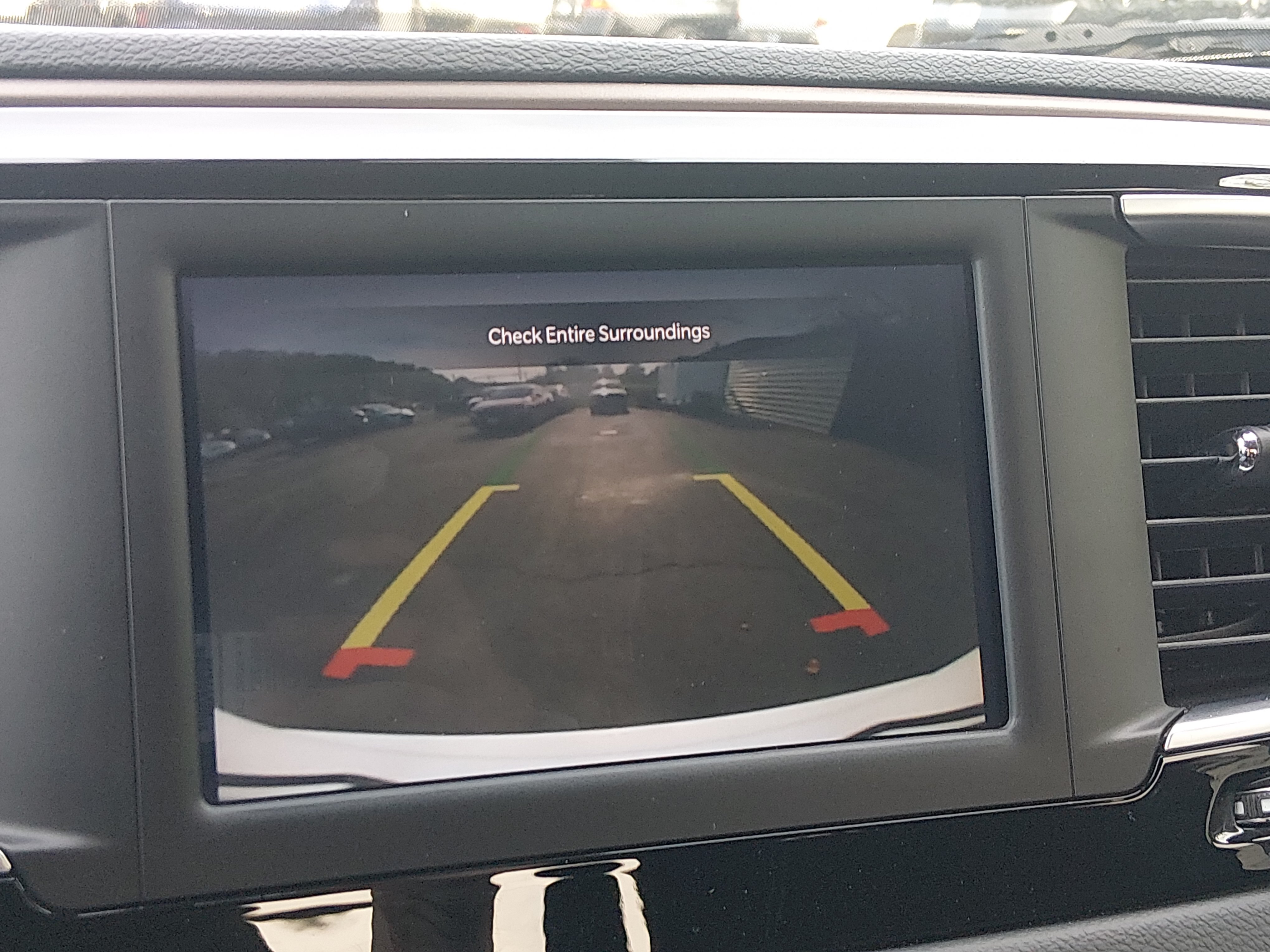 2023 Chrysler Voyager LX - Photo 16