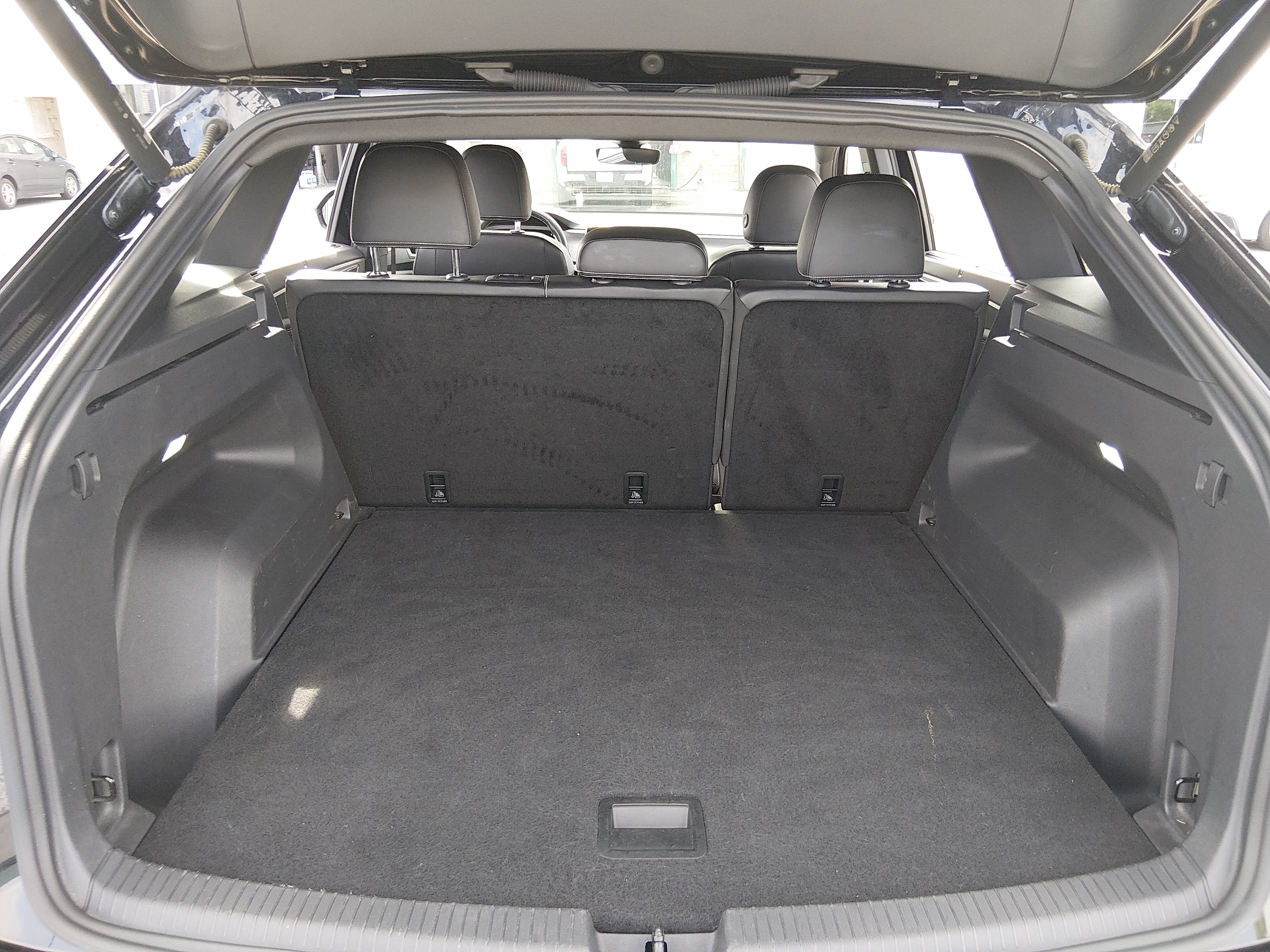 2024 Volkswagen Atlas Cross Sport SE w/Tech - Photo 11