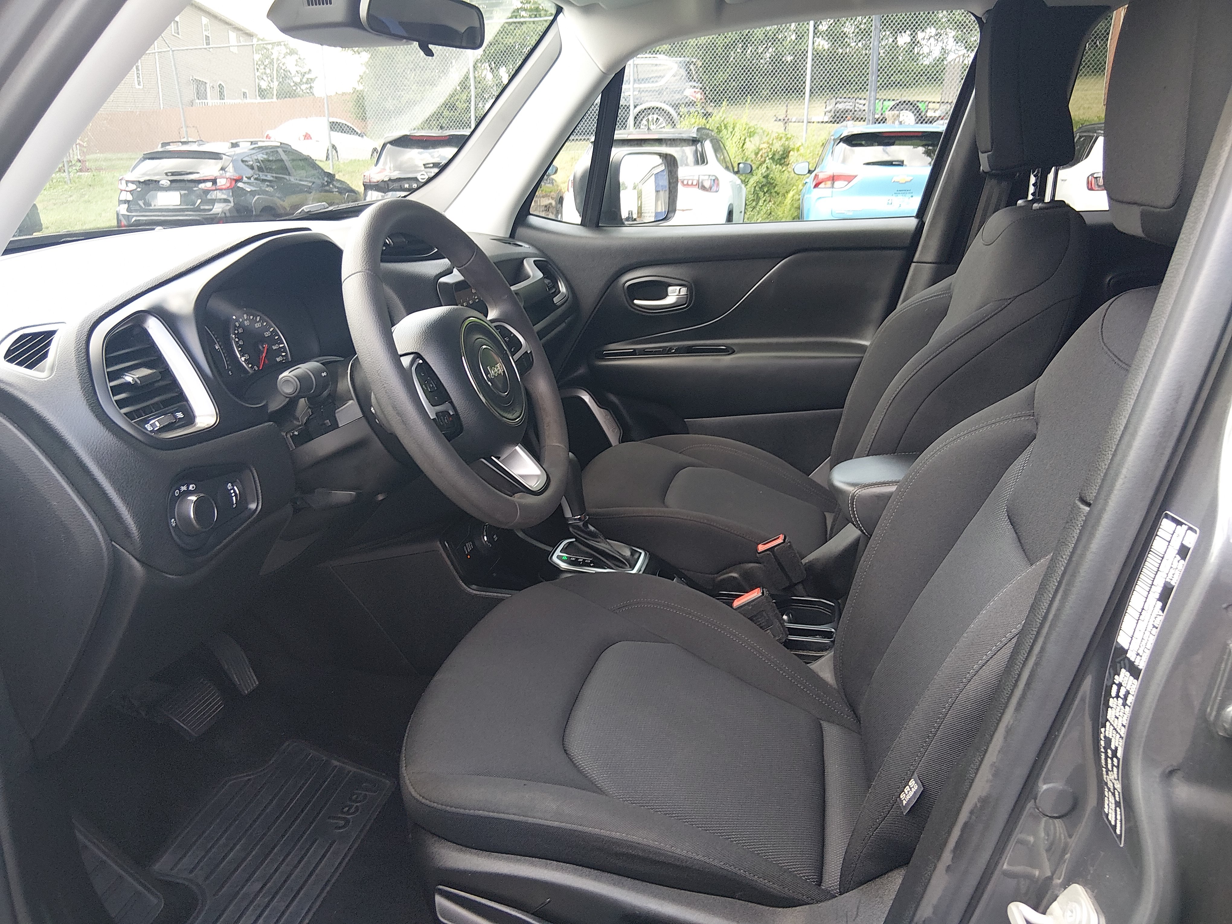 2023 Jeep Renegade Latitude - Photo 18