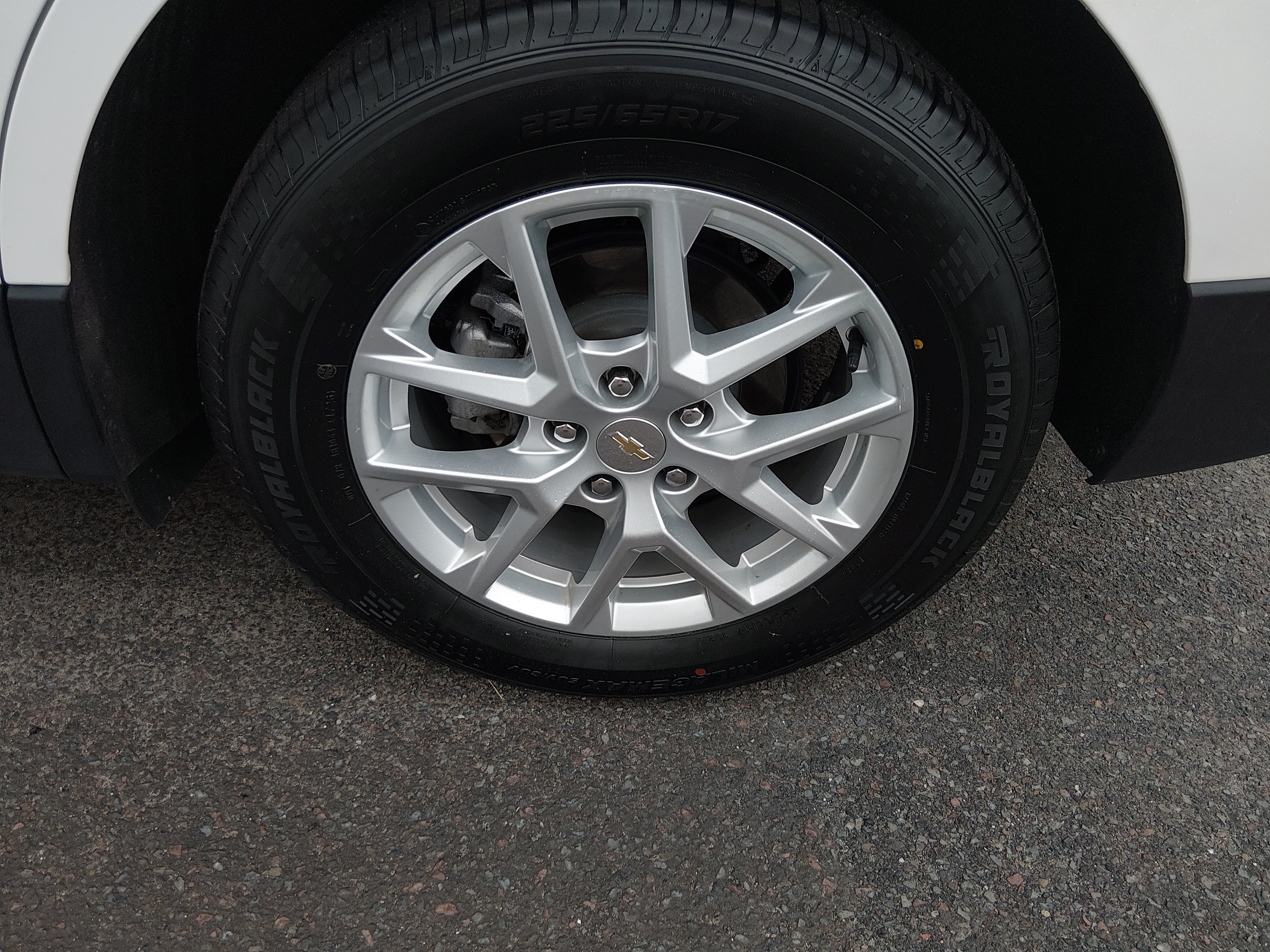 2024 Chevrolet Equinox LT - Photo 10