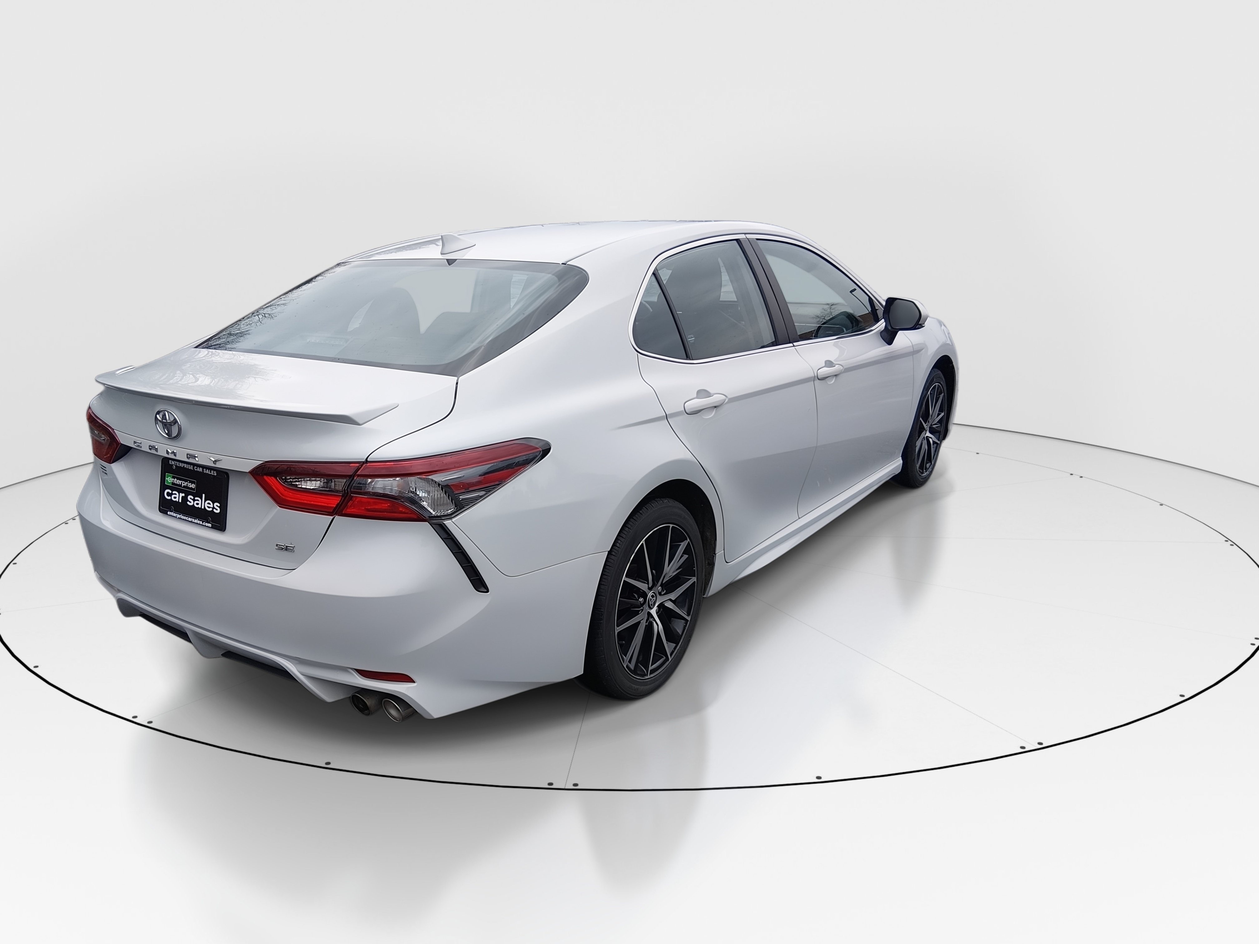 2024 Toyota Camry SE - Photo 7