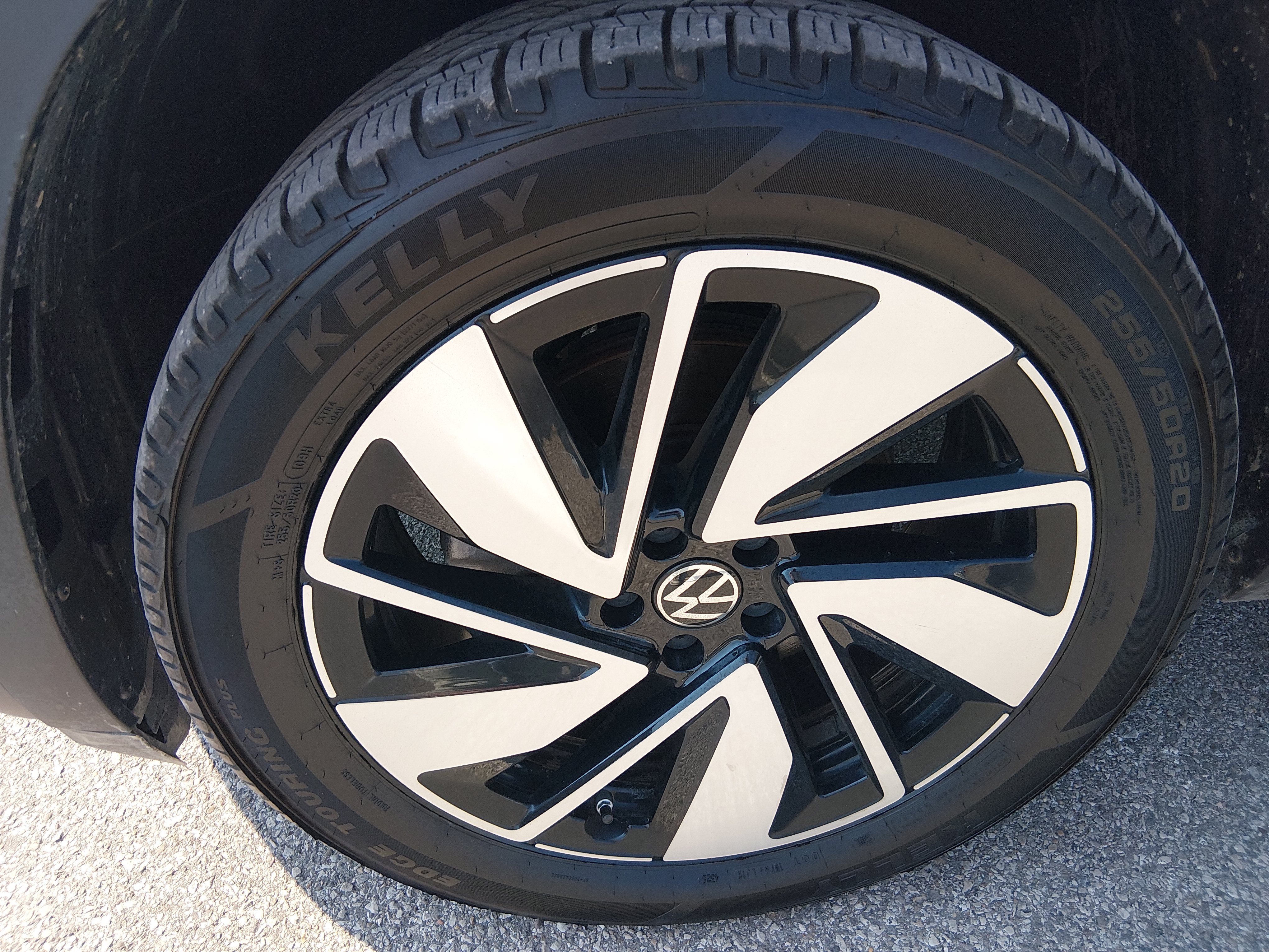 2024 Volkswagen Atlas SE w/Tech - Photo 10