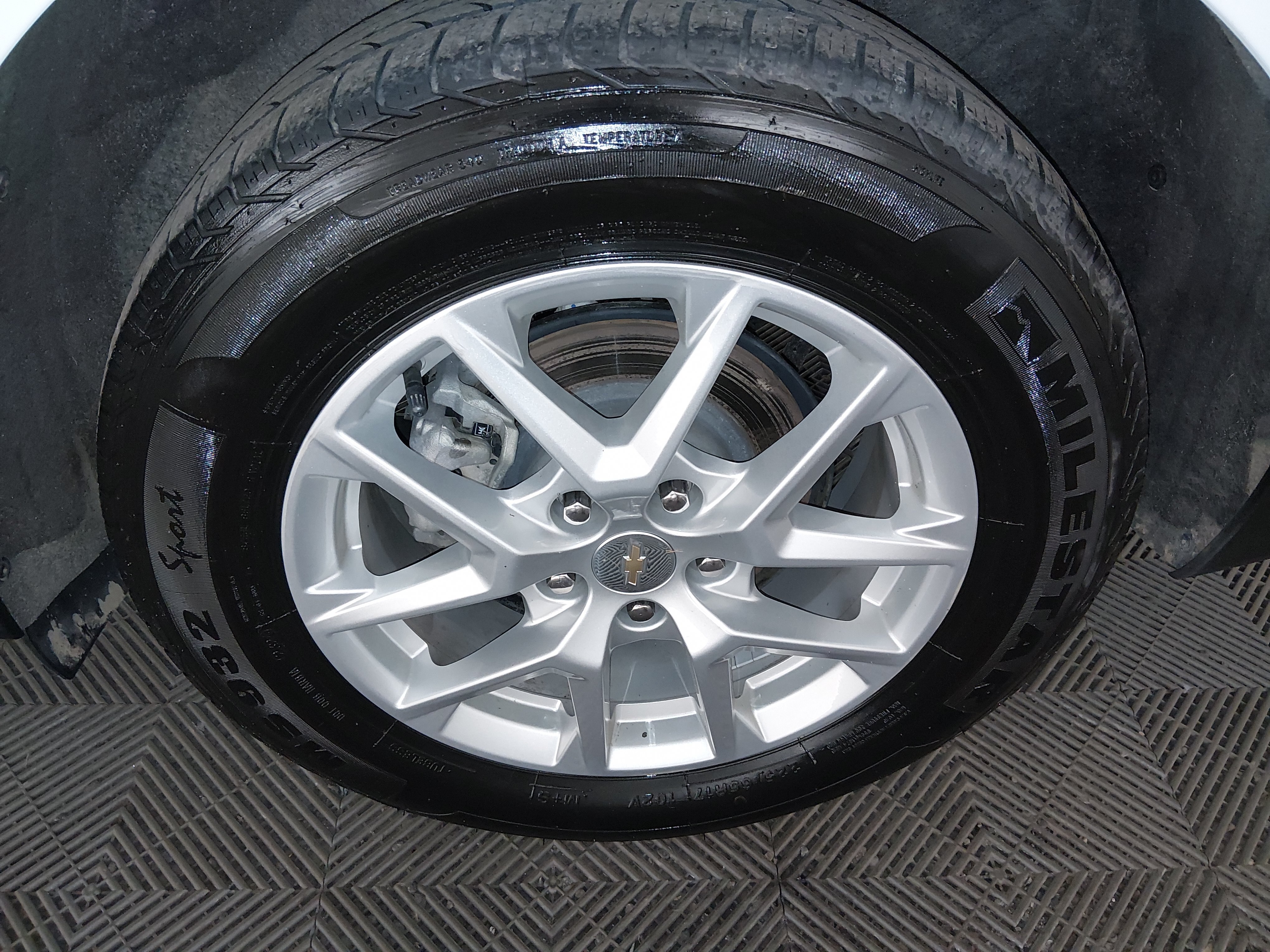 2024 Chevrolet Equinox LT - Photo 10