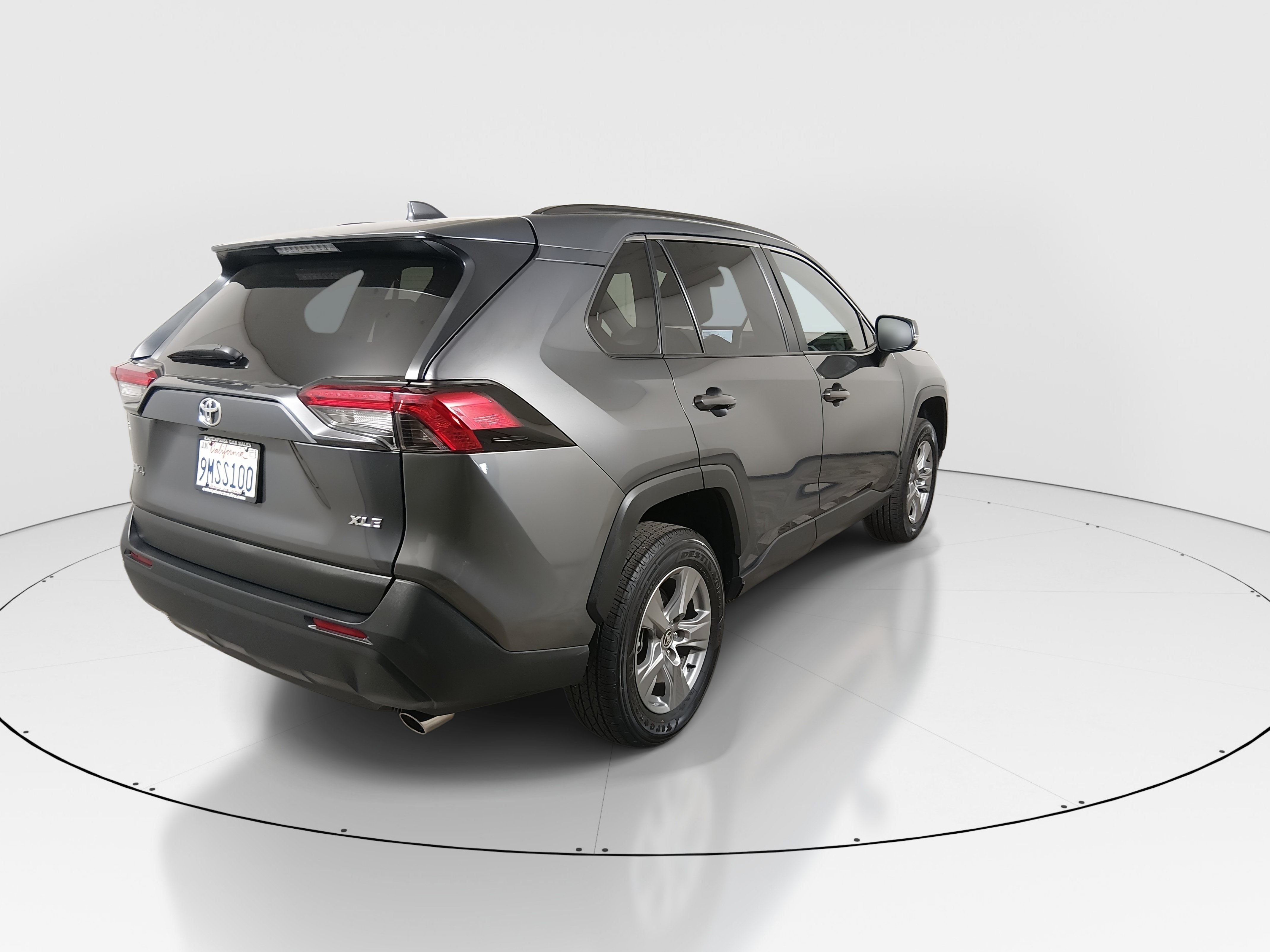 2024 Toyota RAV4 XLE - Photo 7