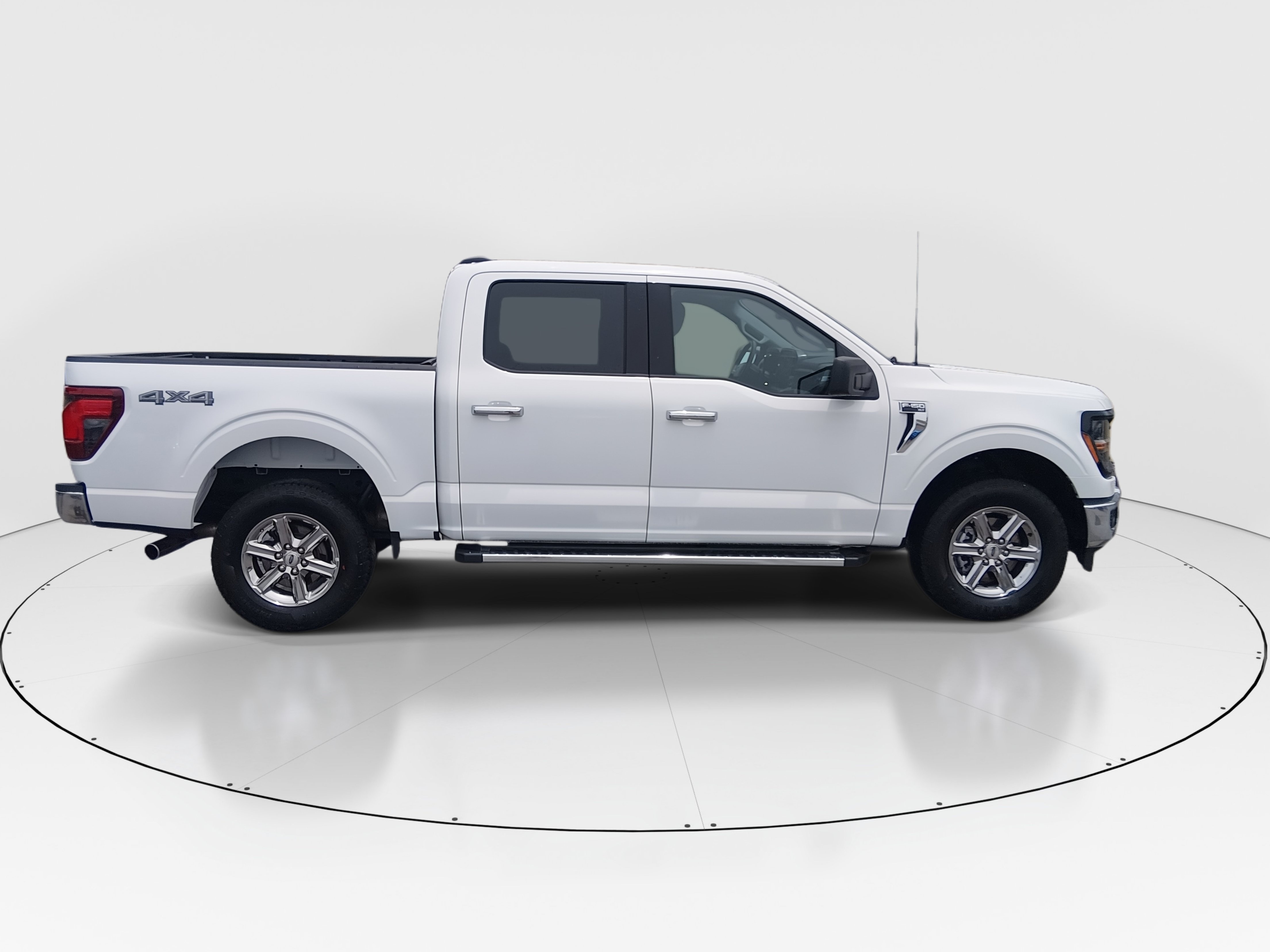 2025 Ford F-150 XLT - Photo 8