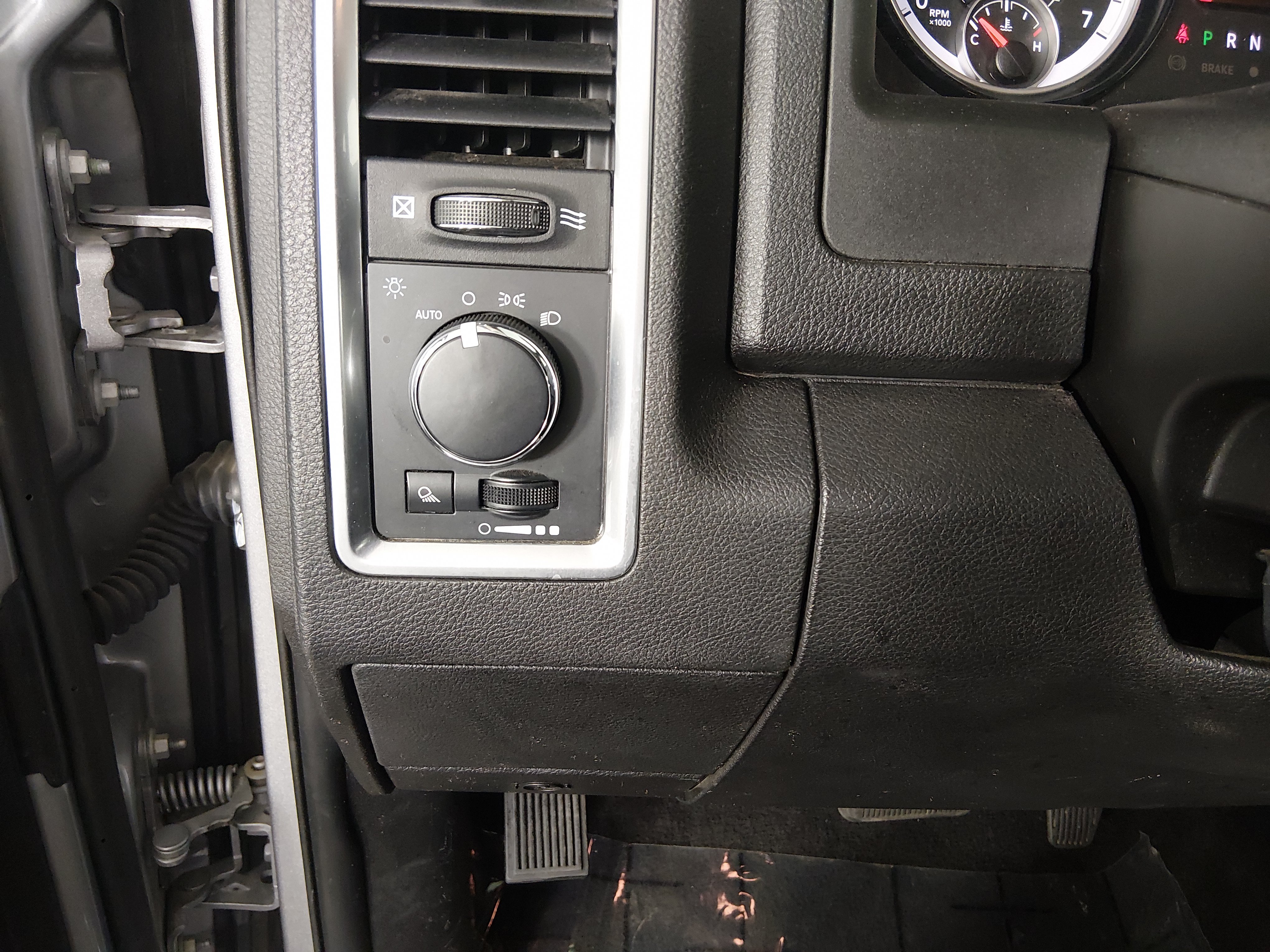 2024 RAM Ram 1500 Classic SLT - Photo 13