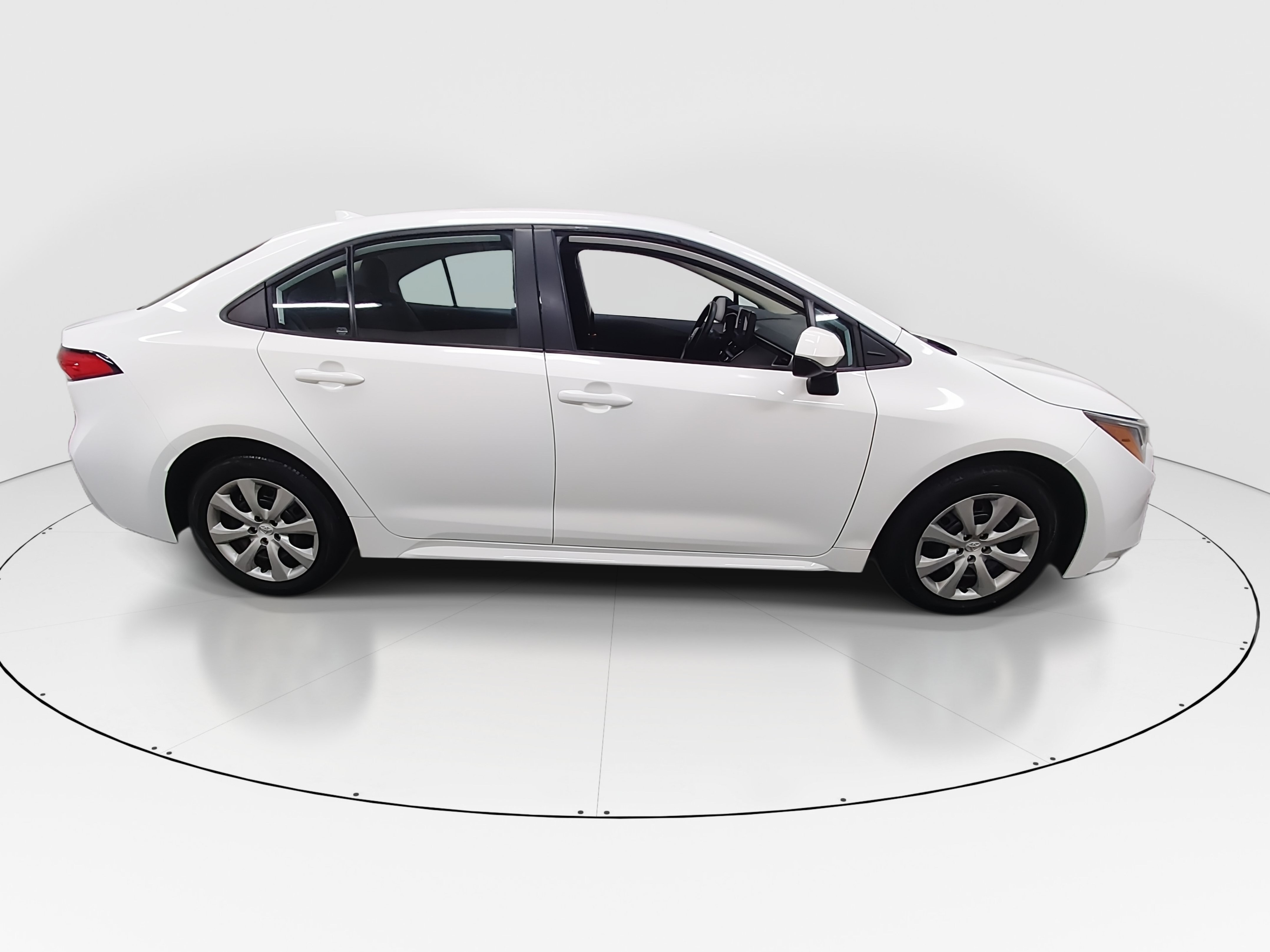 2024 Toyota Corolla LE - Photo 8