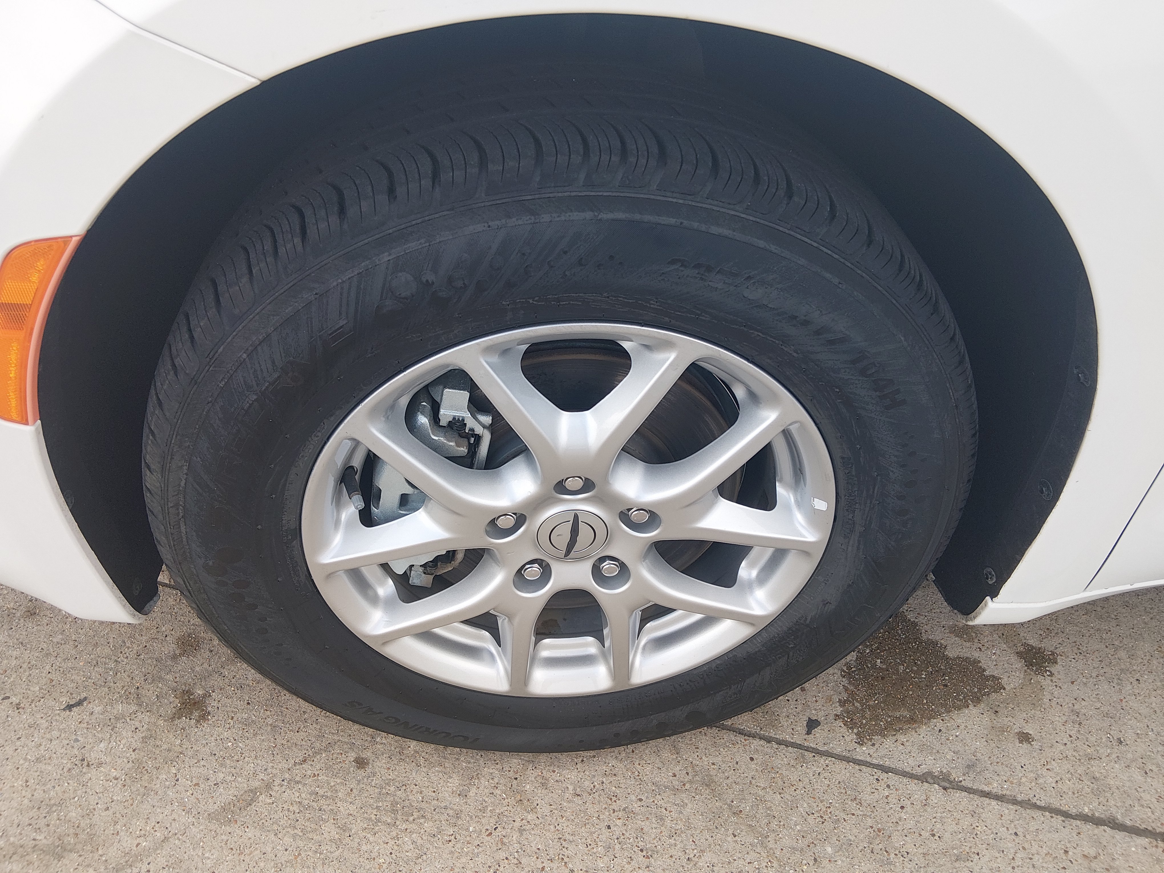 2023 Chrysler Voyager LX - Photo 10