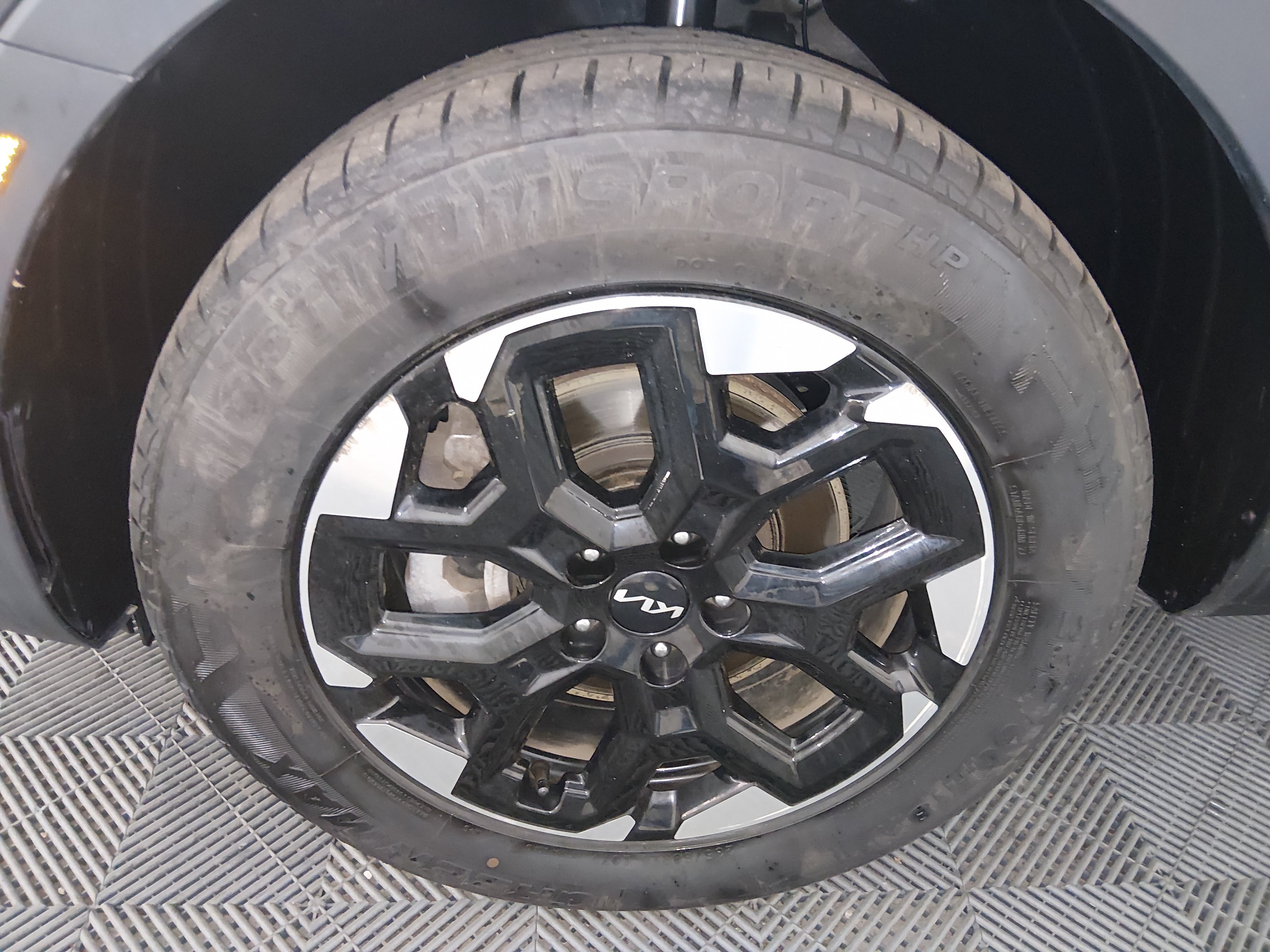 2024 Kia Sorento S - Photo 10