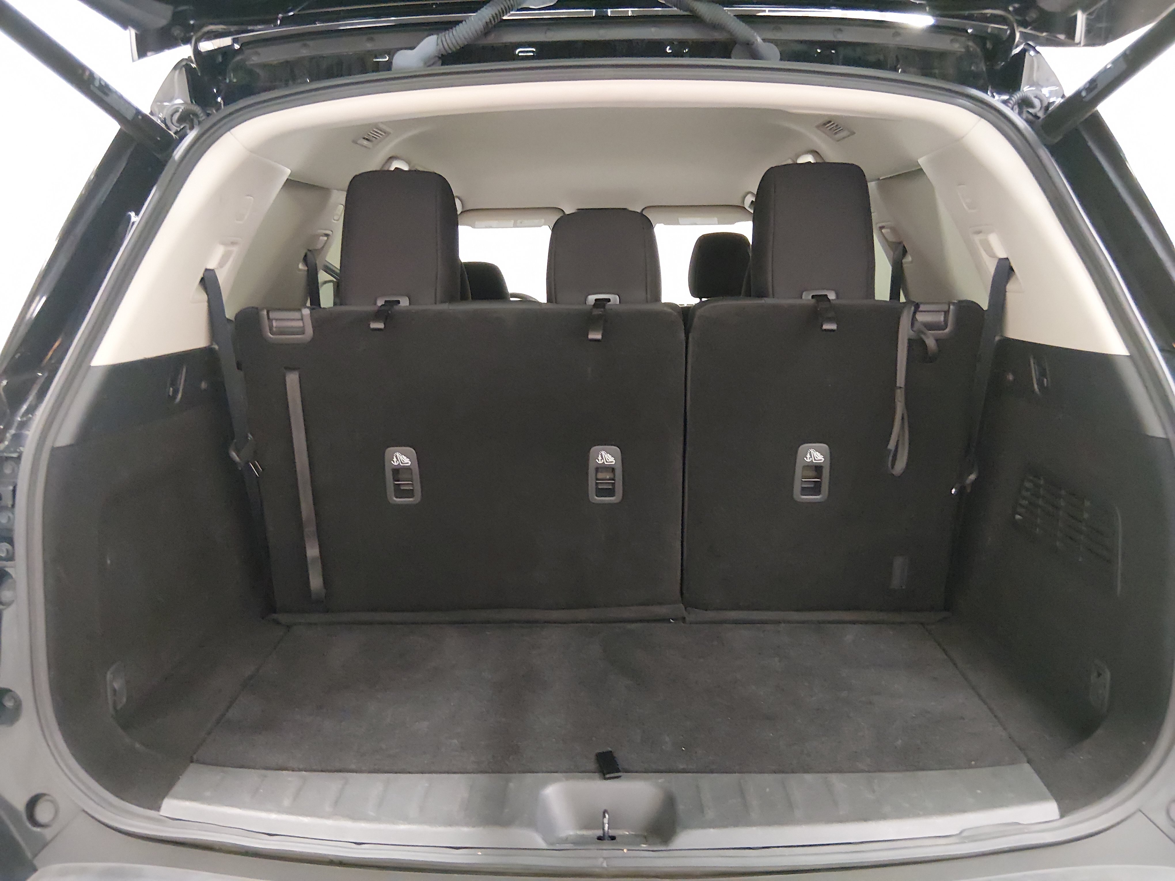 2025 Nissan Pathfinder SV - Photo 11