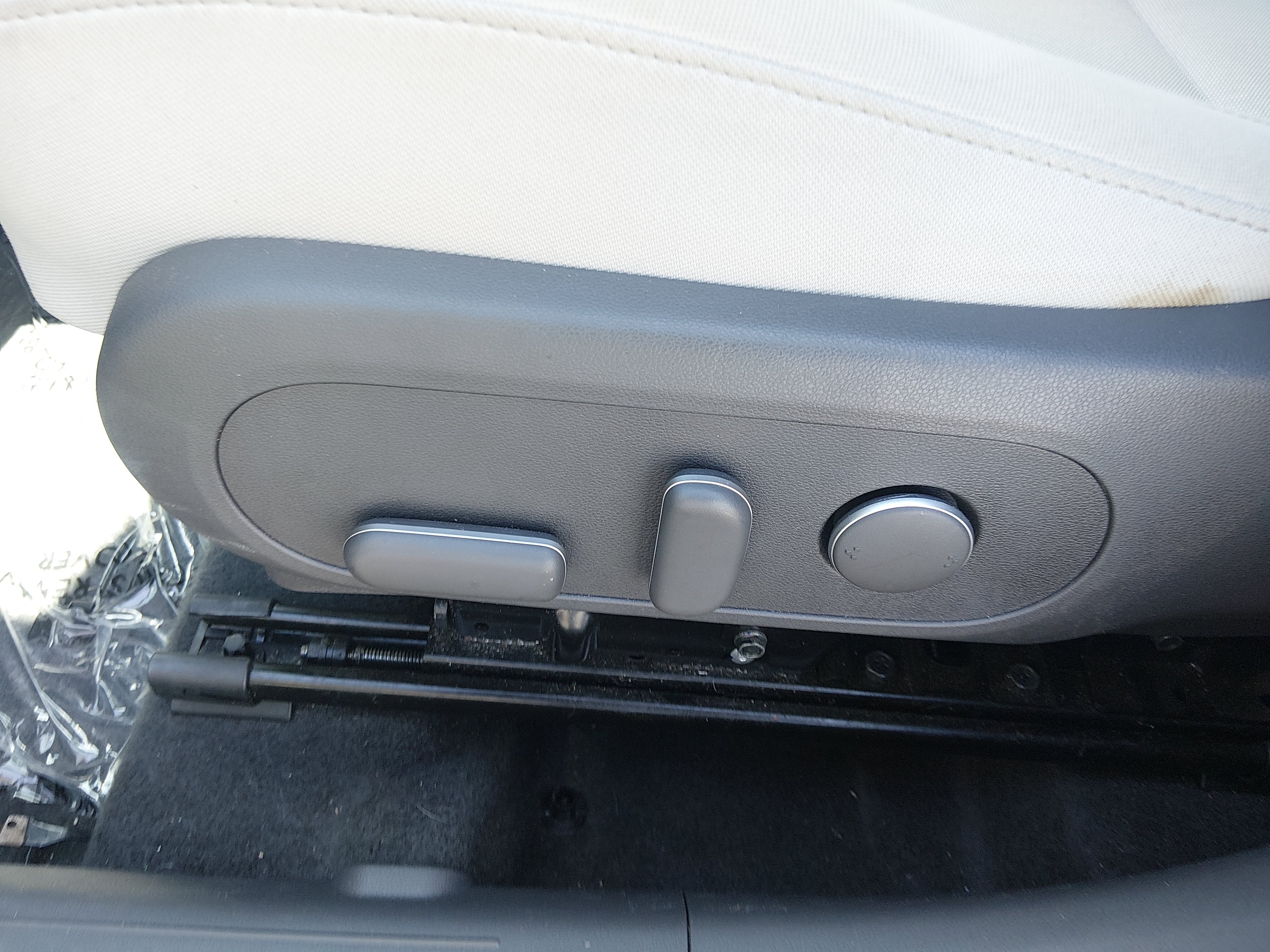 2025 Hyundai Kona SEL - Photo 13