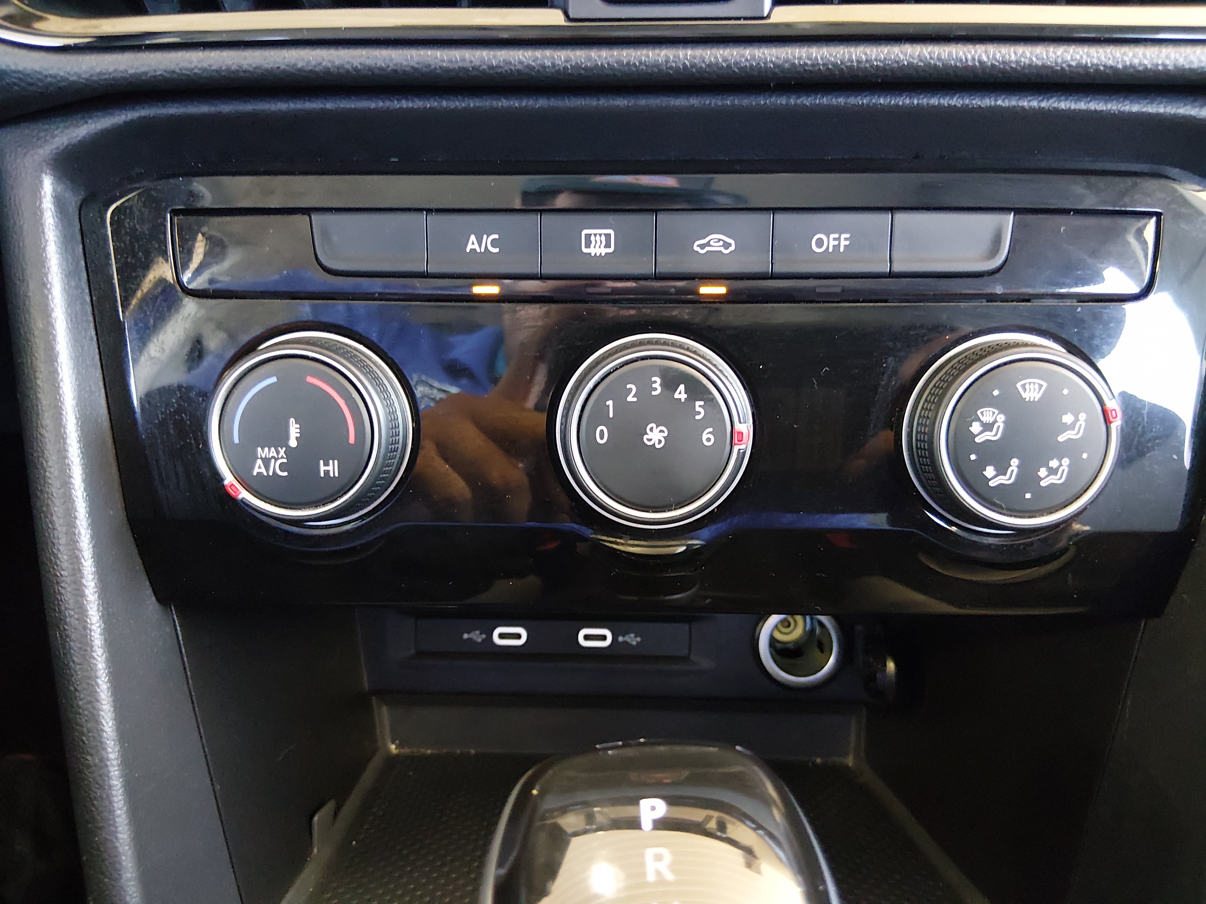 2024 Volkswagen Taos S - Photo 17