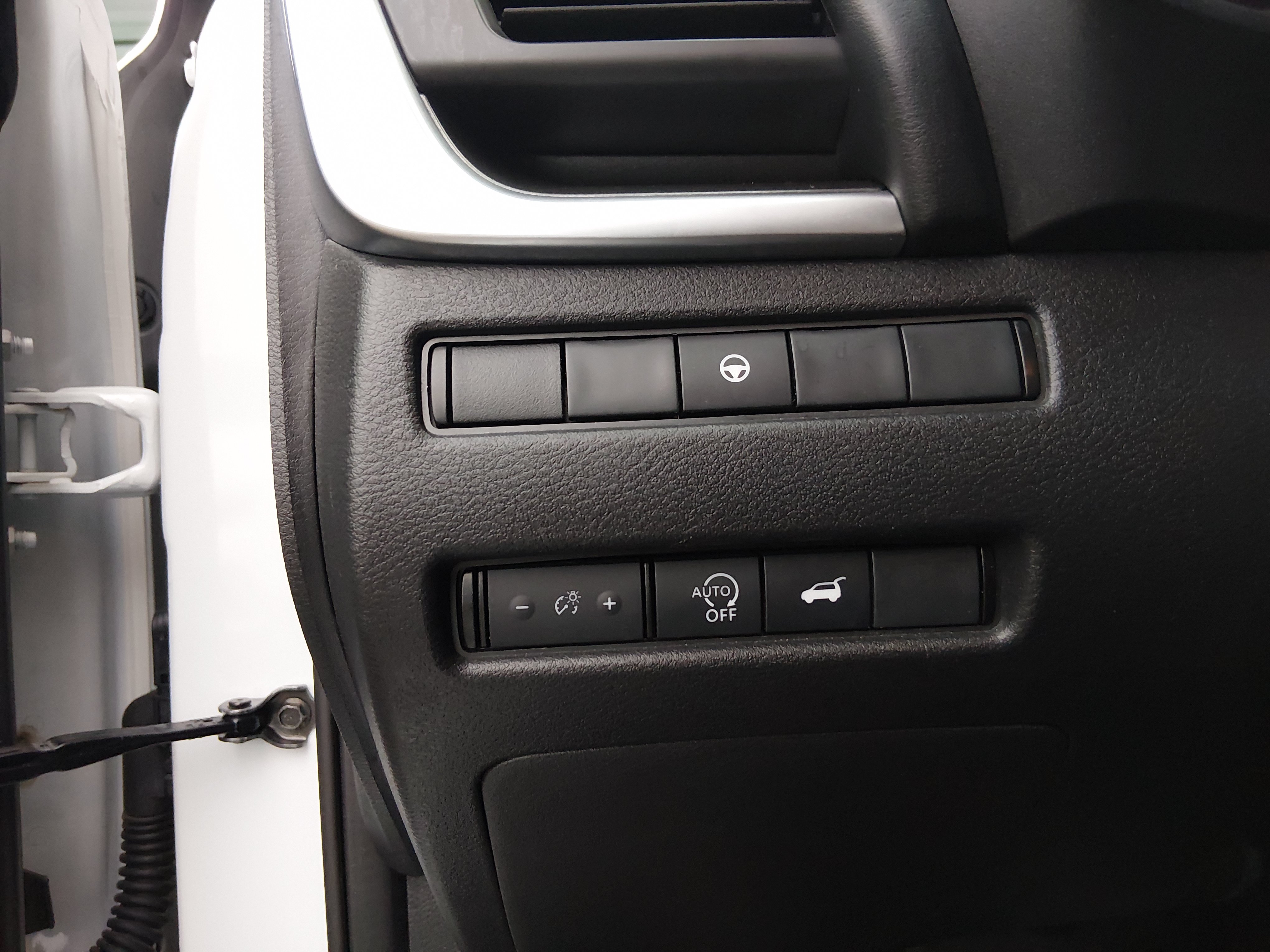 2024 Nissan Rogue SV - Photo 13