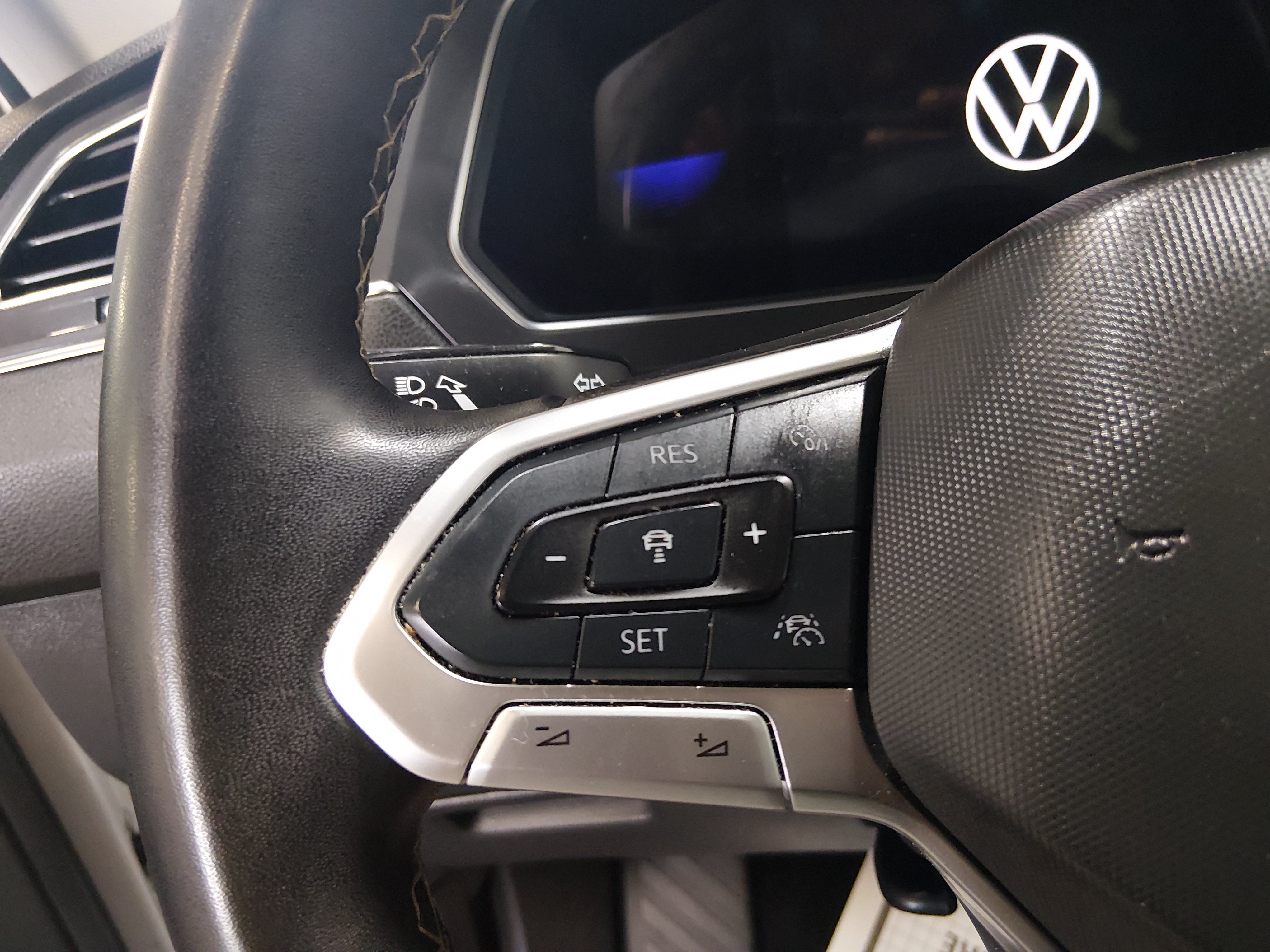 2024 Volkswagen Tiguan SE - Photo 12