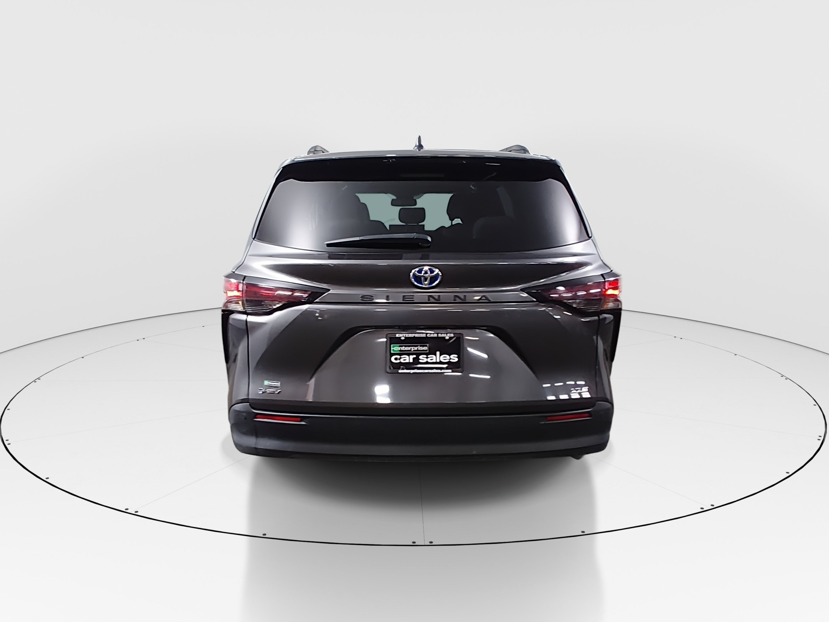 2025 Toyota Sienna XLE - Photo 6