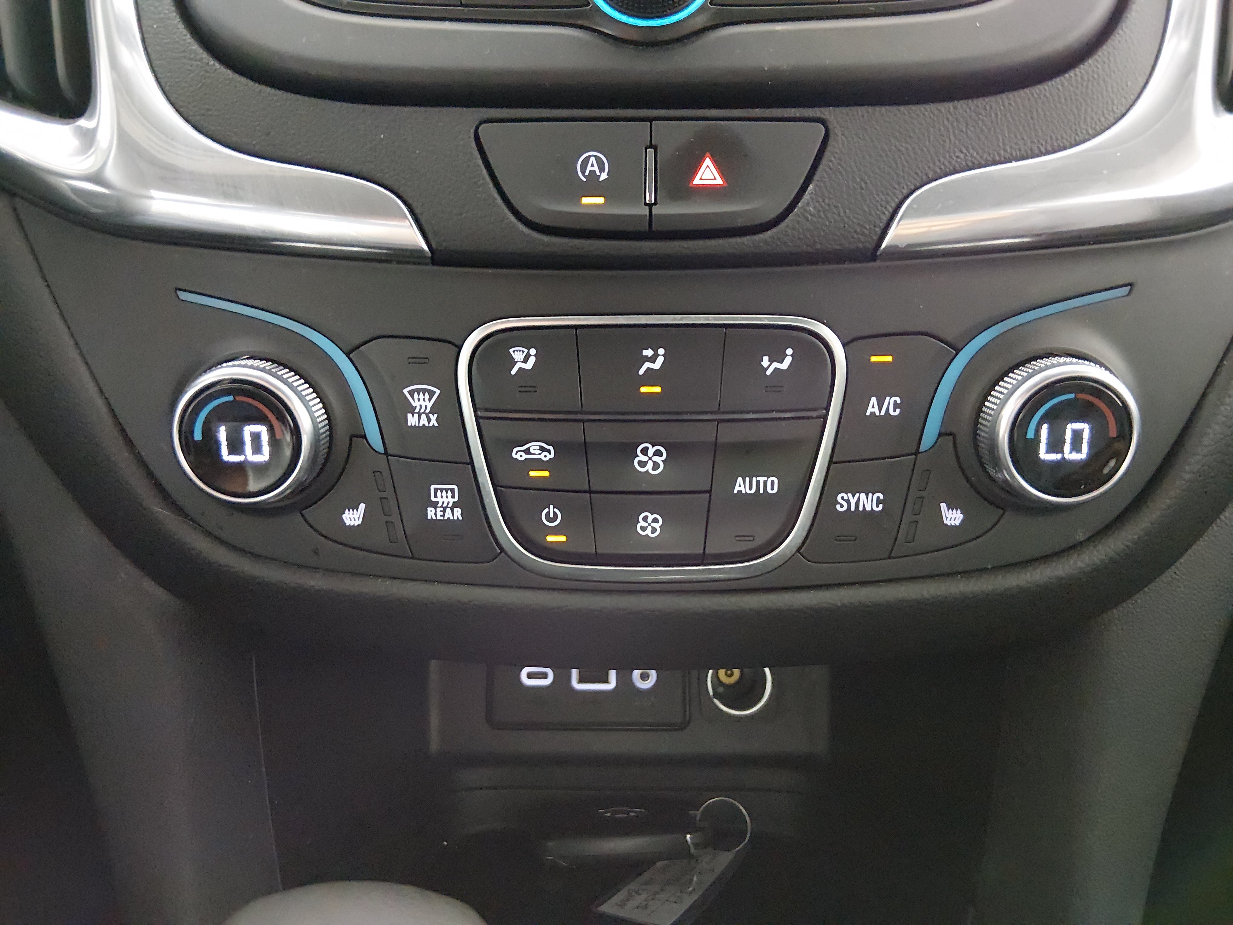 2024 Chevrolet Equinox LT - Photo 18