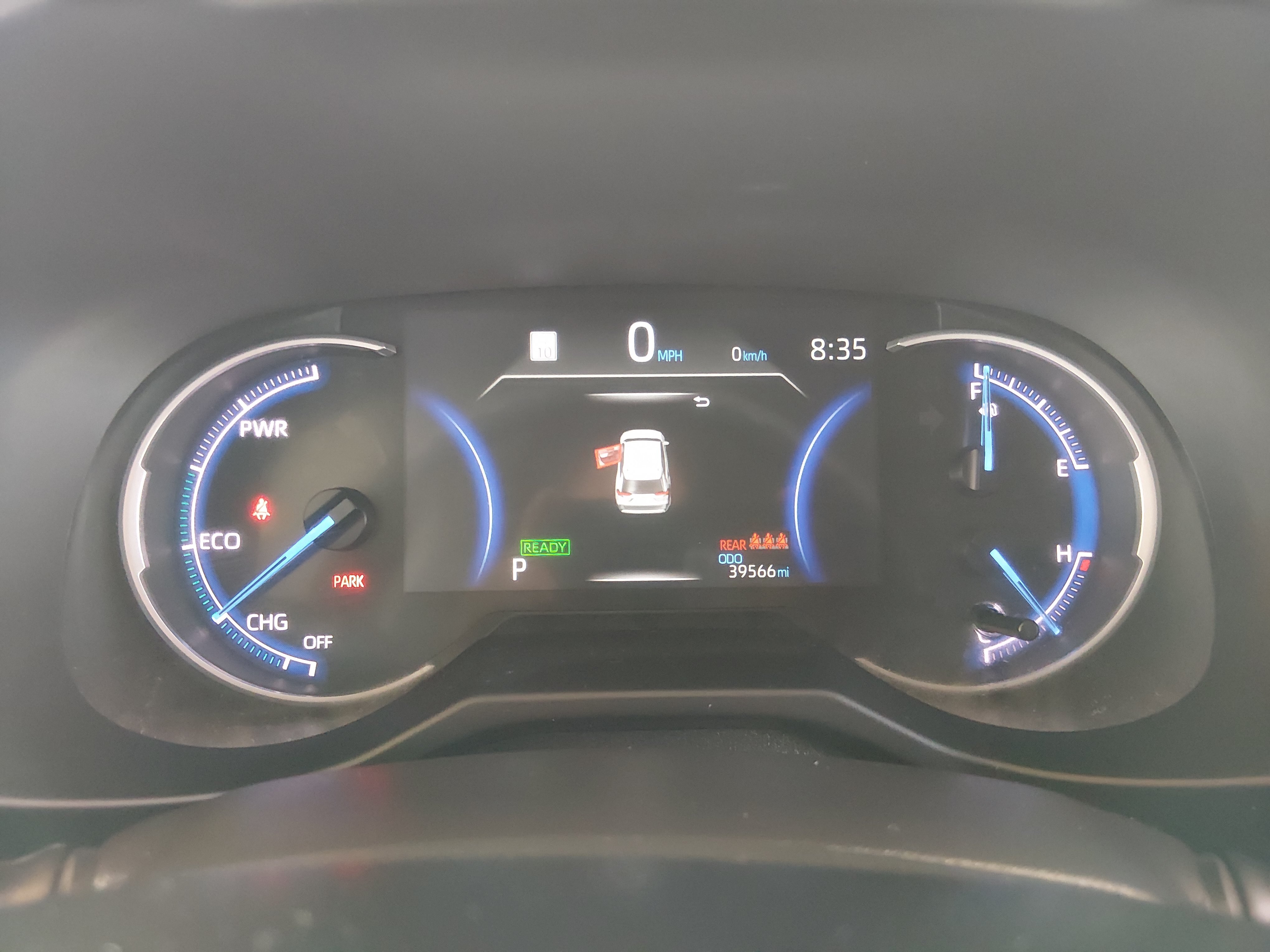 2025 Toyota RAV4 LE - Photo 14
