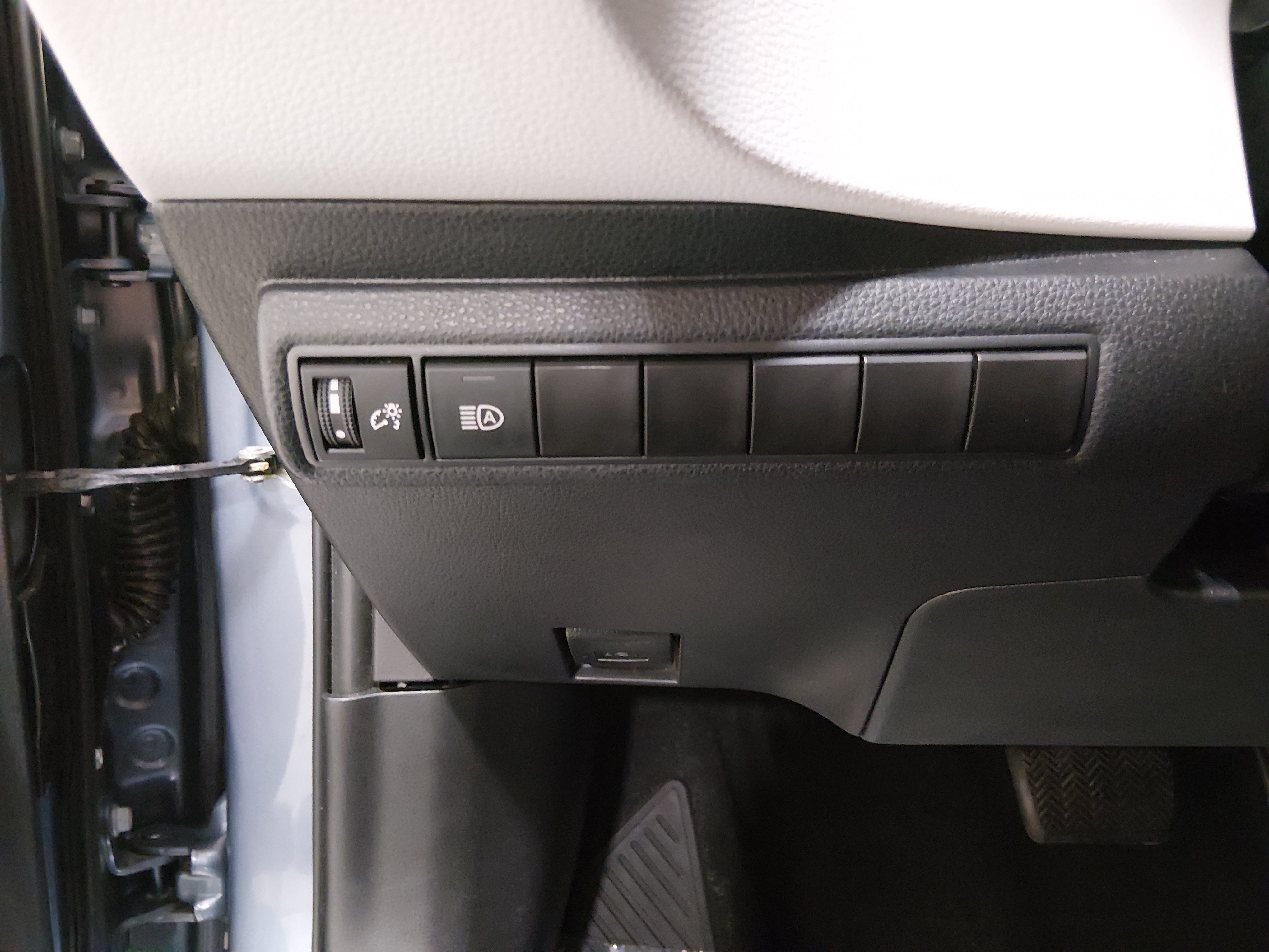 2024 Toyota Corolla SE - Photo 13